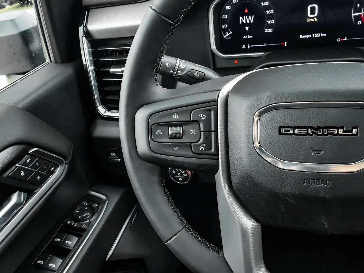 GMC Sierra 3500HD снимка GMC Sierra 3500HD