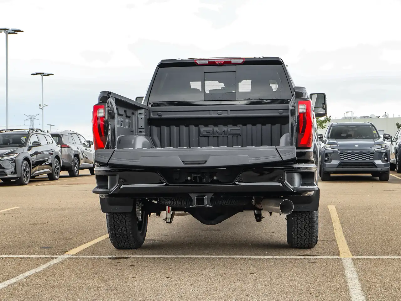 GMC Sierra 3500HD снимка GMC Sierra 3500HD