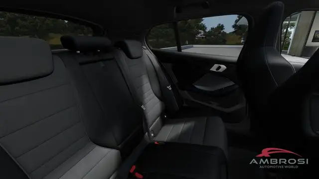 BMW 1 Series view 13