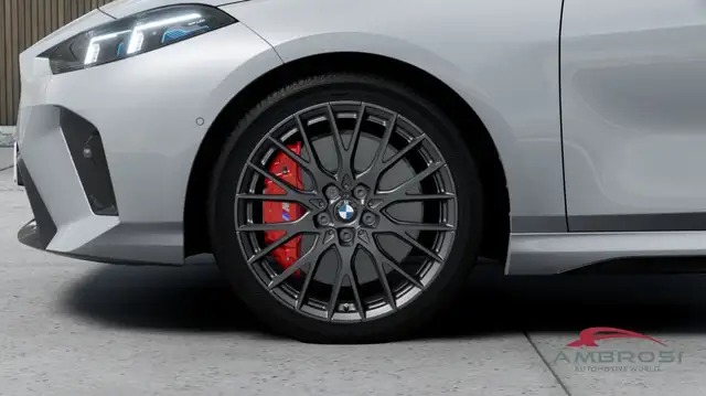 BMW 1 Series view 8