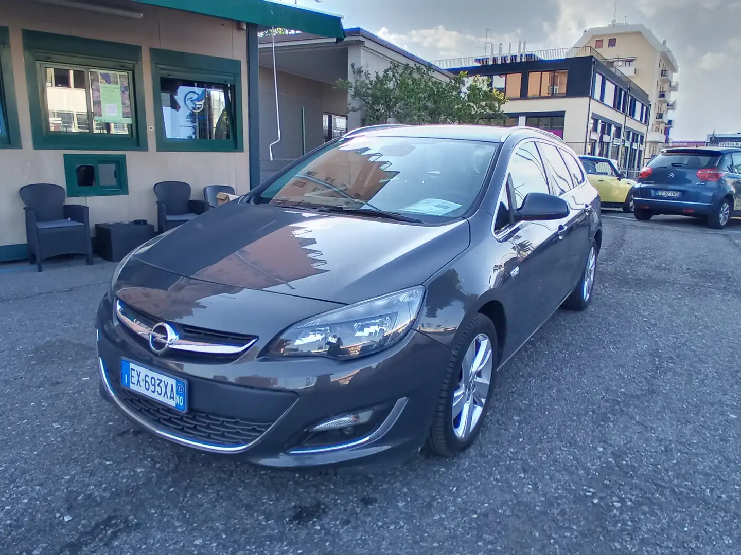 Opel Astra Astra IV 1.4 Sports Tourer Cosmo Gpl Tech 140cv Gris - 1