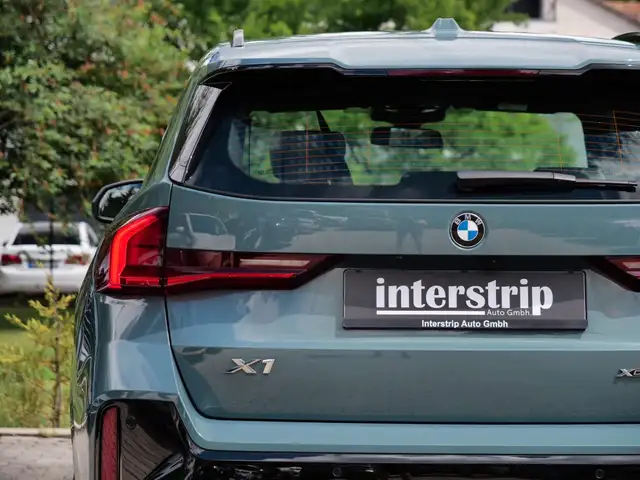 BMW X1 view 9
