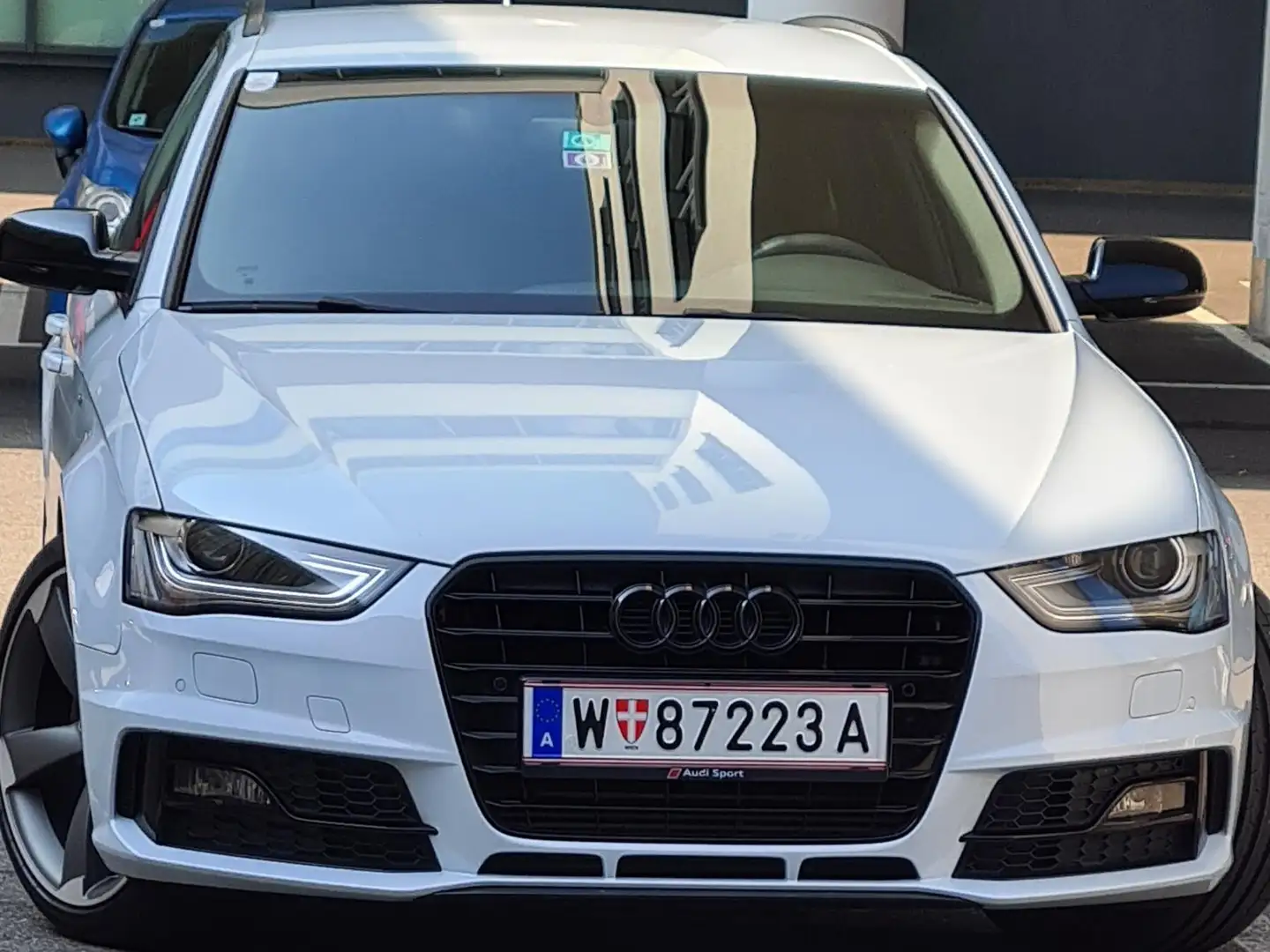 Audi A4 A4 Avant 2,0 TDI Sport Plus Grau - 1