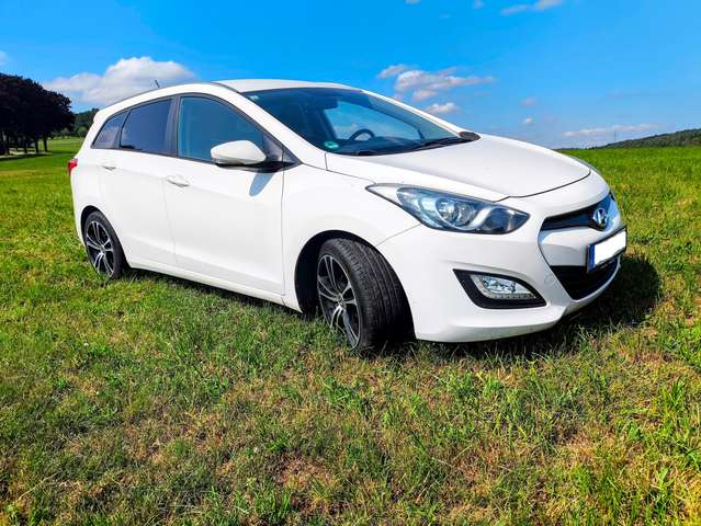 Imagine Hyundai i30 i30cw 1.6 CRDi