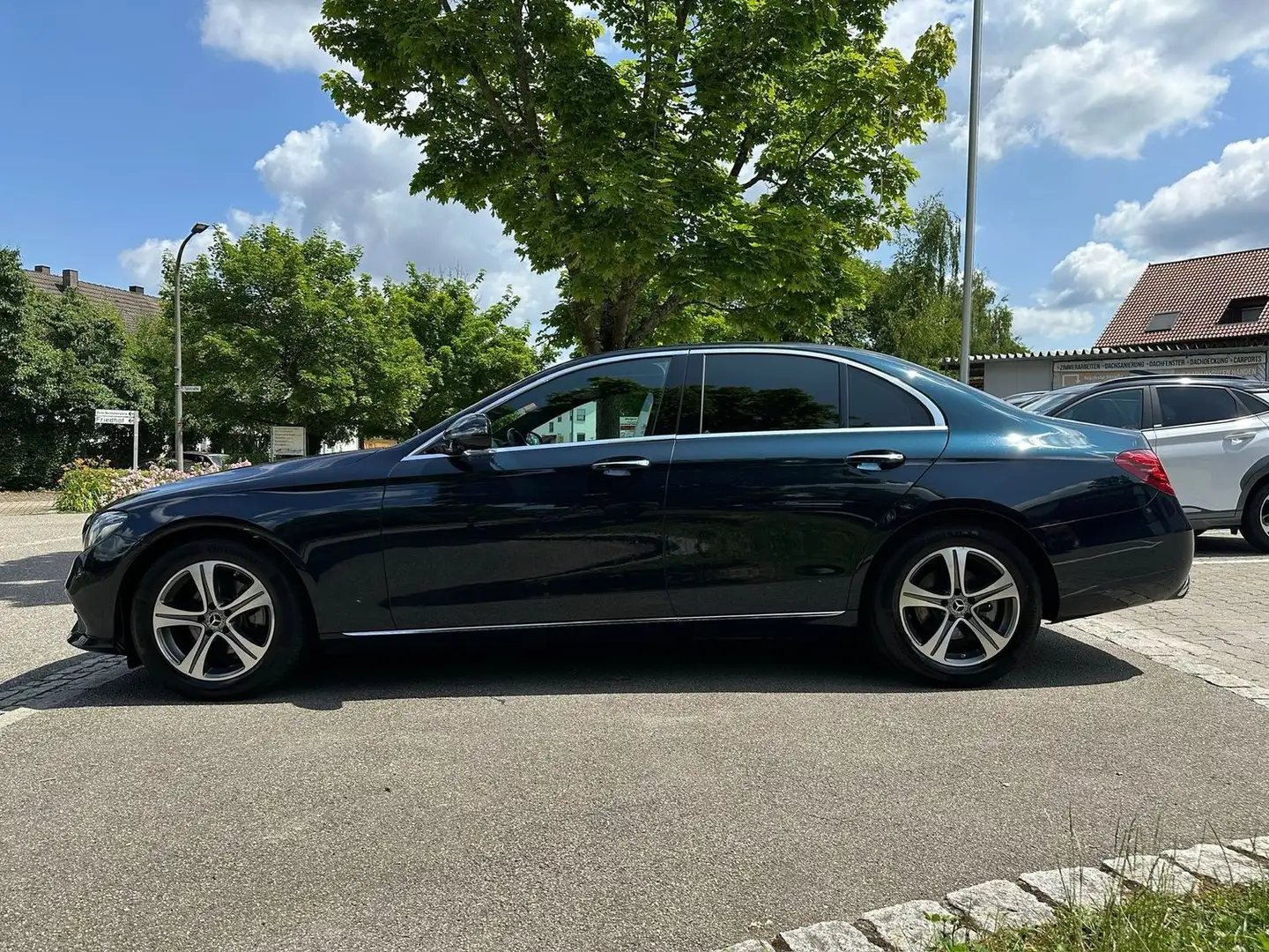 Mercedes-Benz E 220 d /Kamera /  Ambiente-Belechtung/Head-Up Display Vert - 2