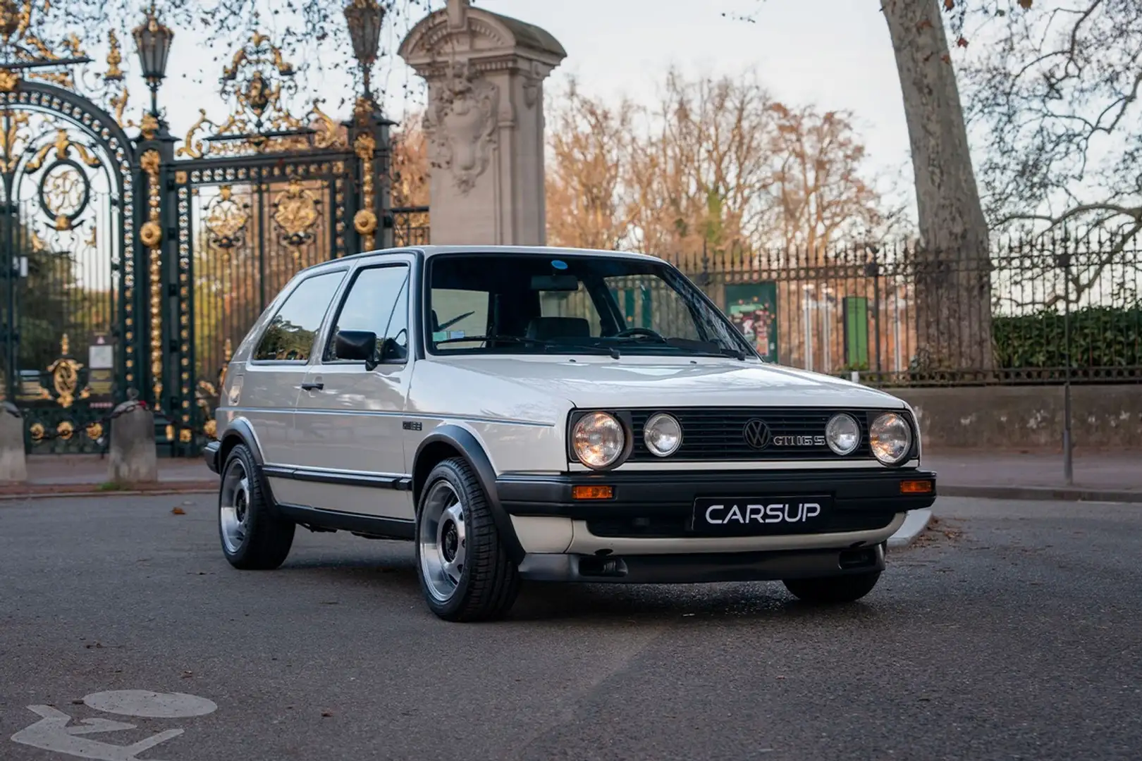 Volkswagen Golf GTI 16S - 38 000 KM SEULEMENT Blanc - 1