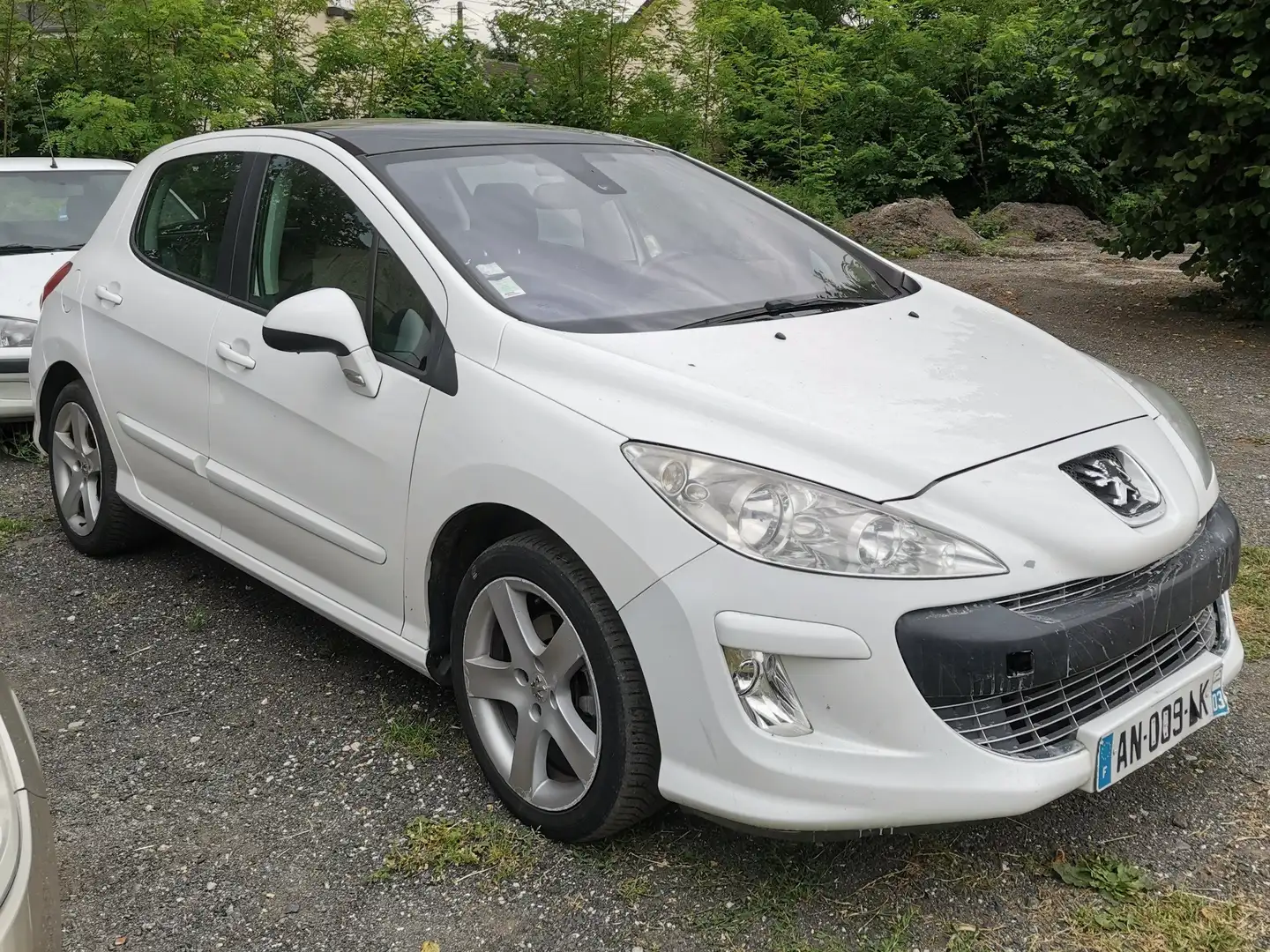 Peugeot 308 308 1.6 HDi 110ch FAP BVM5 BLUE LION Confort Pack Blanc - 2