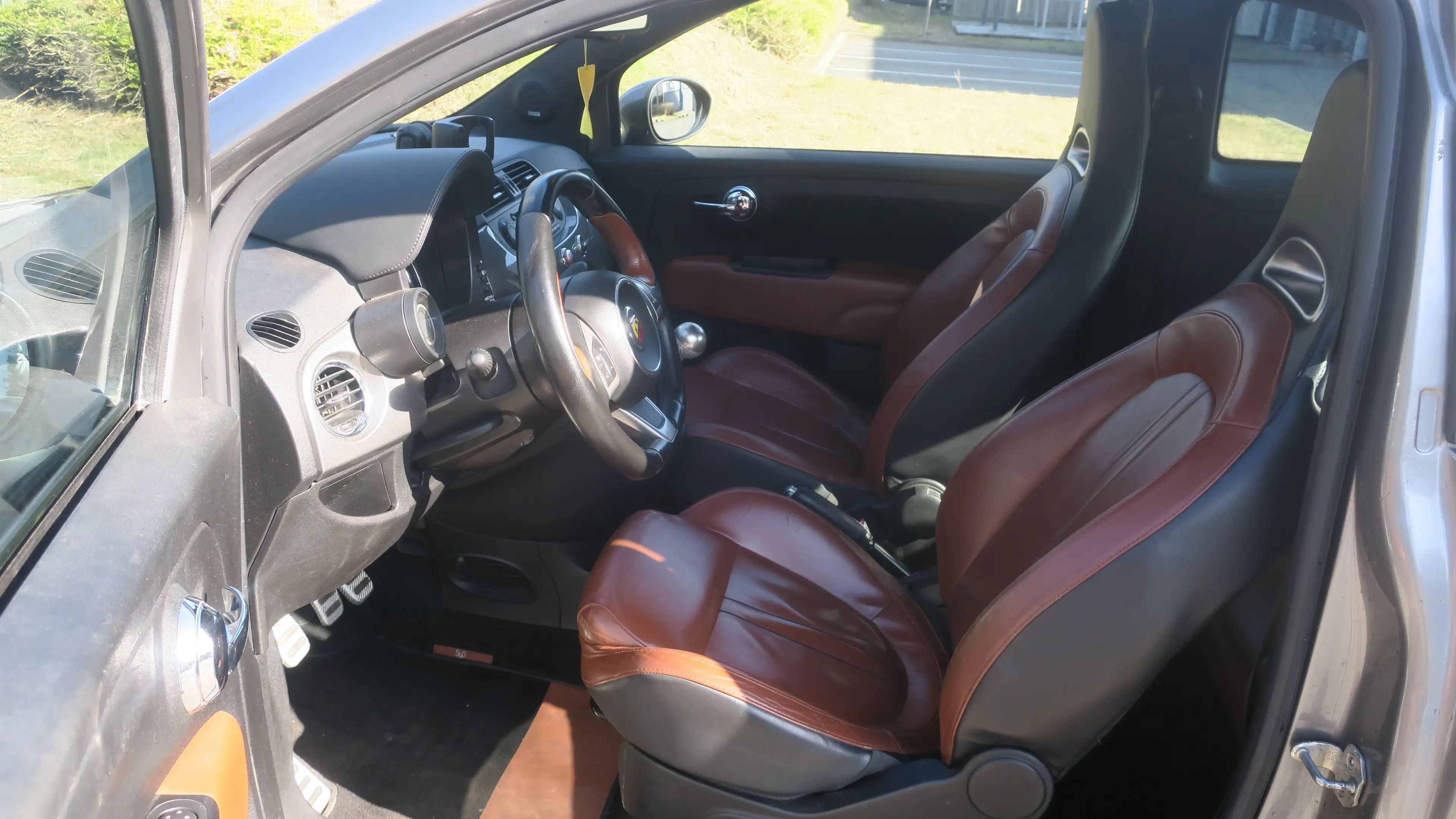 Abarth 595 Turismo 595C 1.4 T-Jet — photo 6