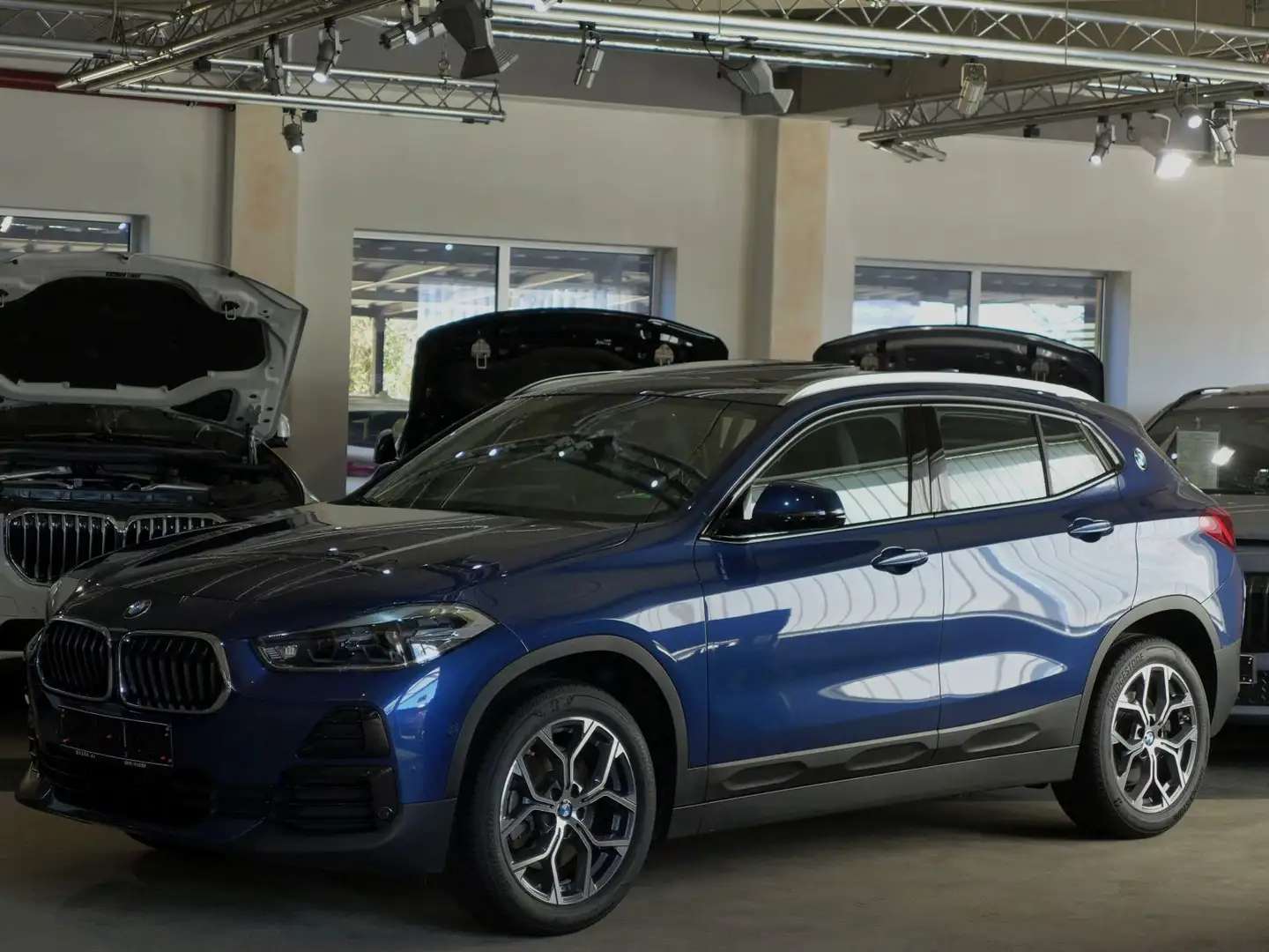 BMW X2 20d xDr Navi Groß,HUD,AHK,Kamera,Abstandstempomat Blau - 2