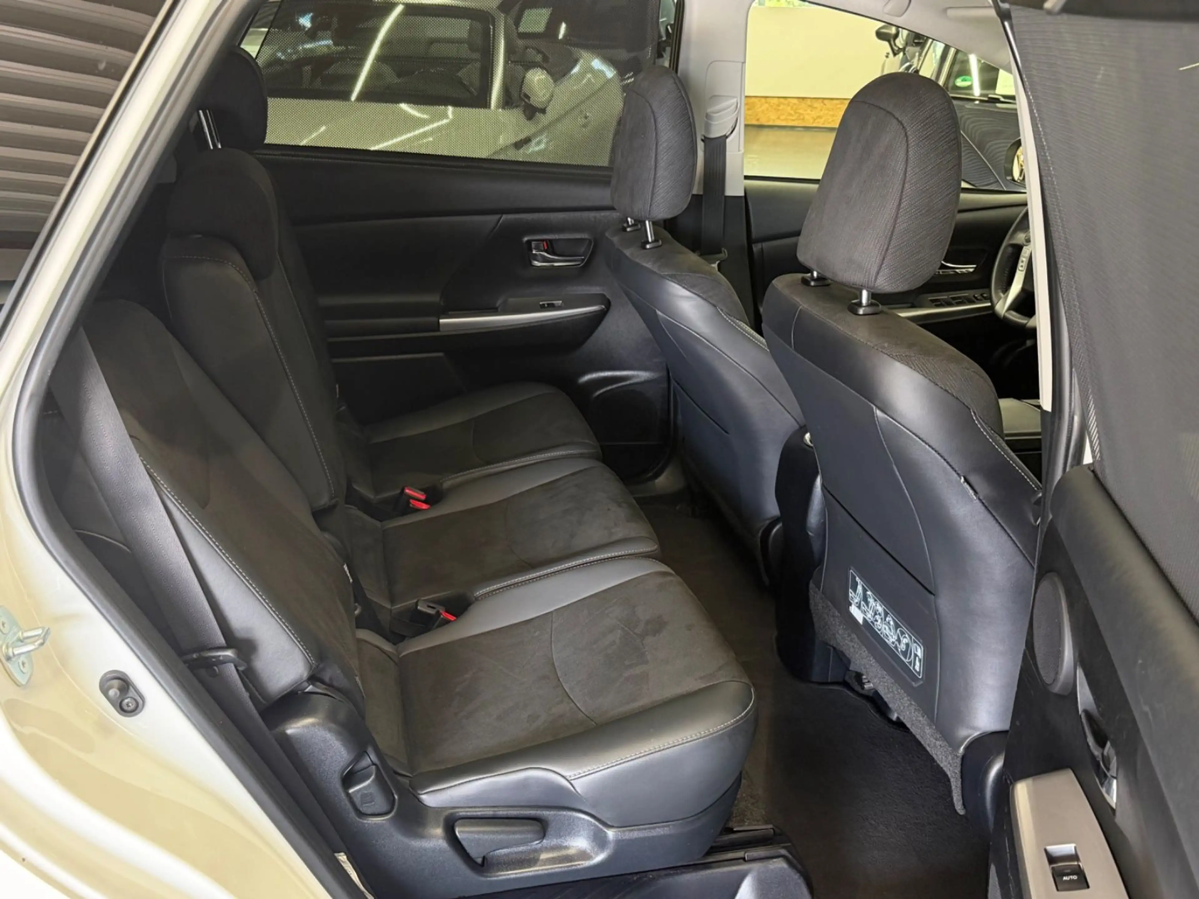 Toyota Prius+ 1.8 Hybrid Executive Pano 7-Sitzer 1.Hand — photo 12