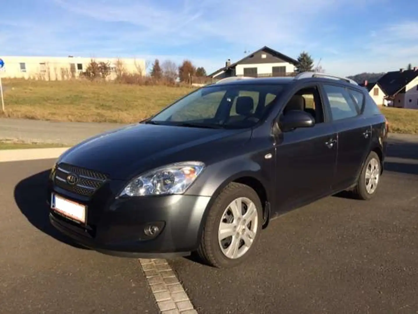 Kia Ceed / cee'd cee'd 1,6 CRDi Active Active Grau - 1