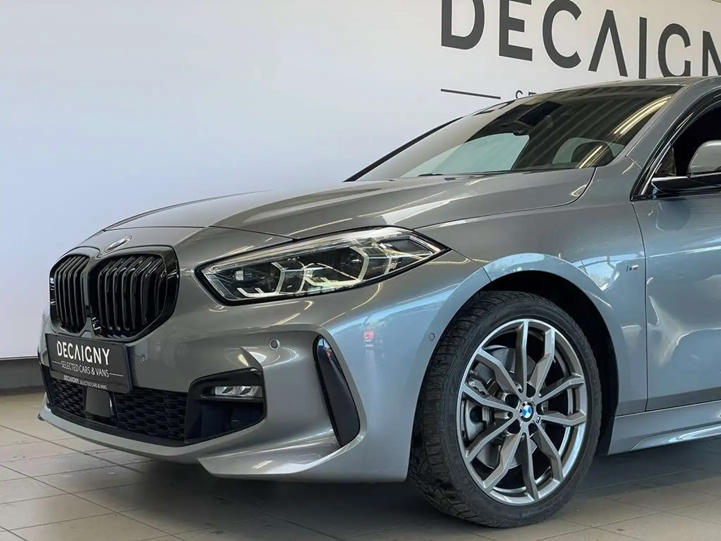 BMW 120 i 2.0 M-Sport *App Connect*Camera*Digital Cockpit Gris - 2