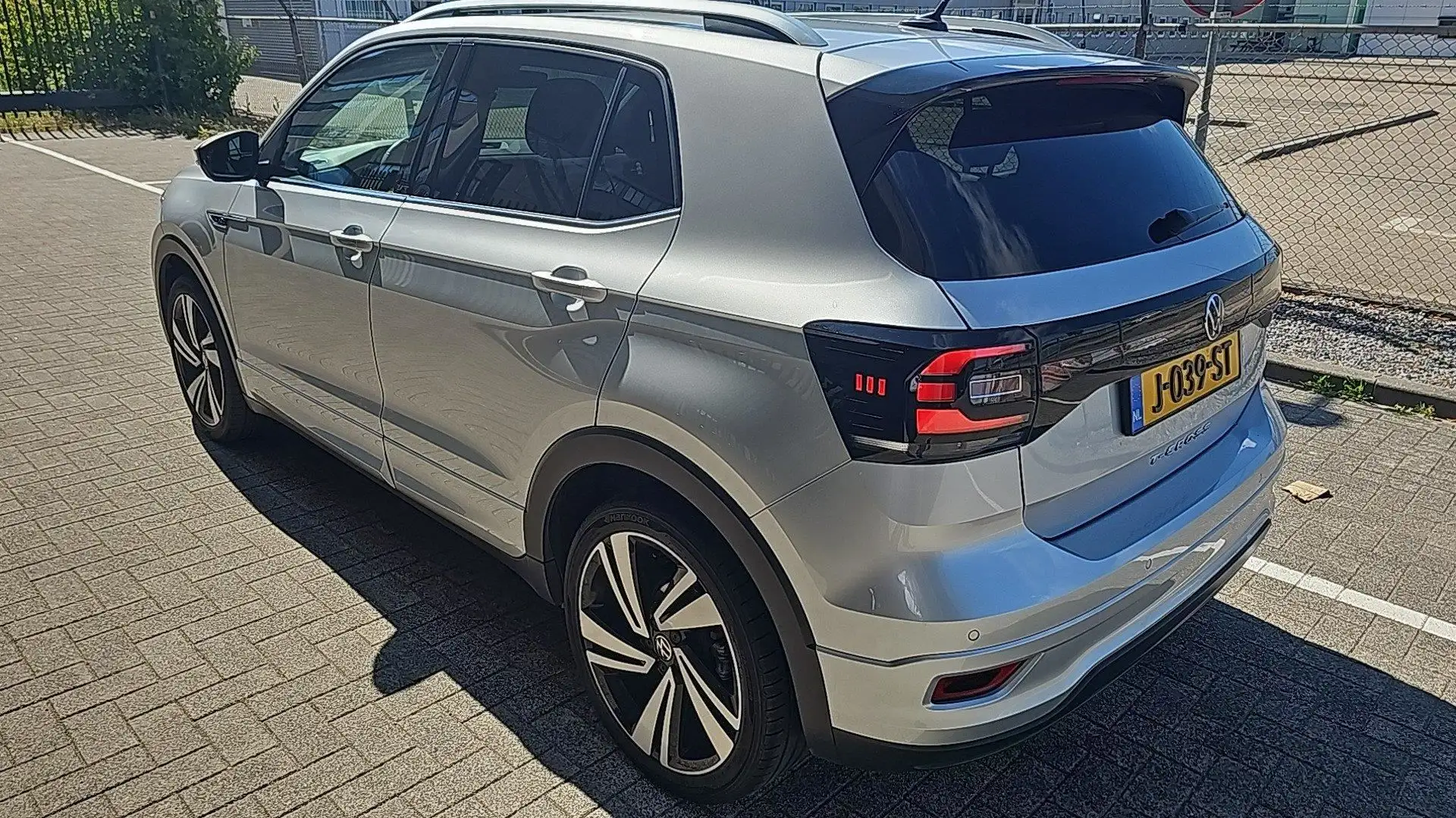 Volkswagen T-Cross 1.0 TSI Style Automaat | Climatronic | Binnenkort Gris - 2