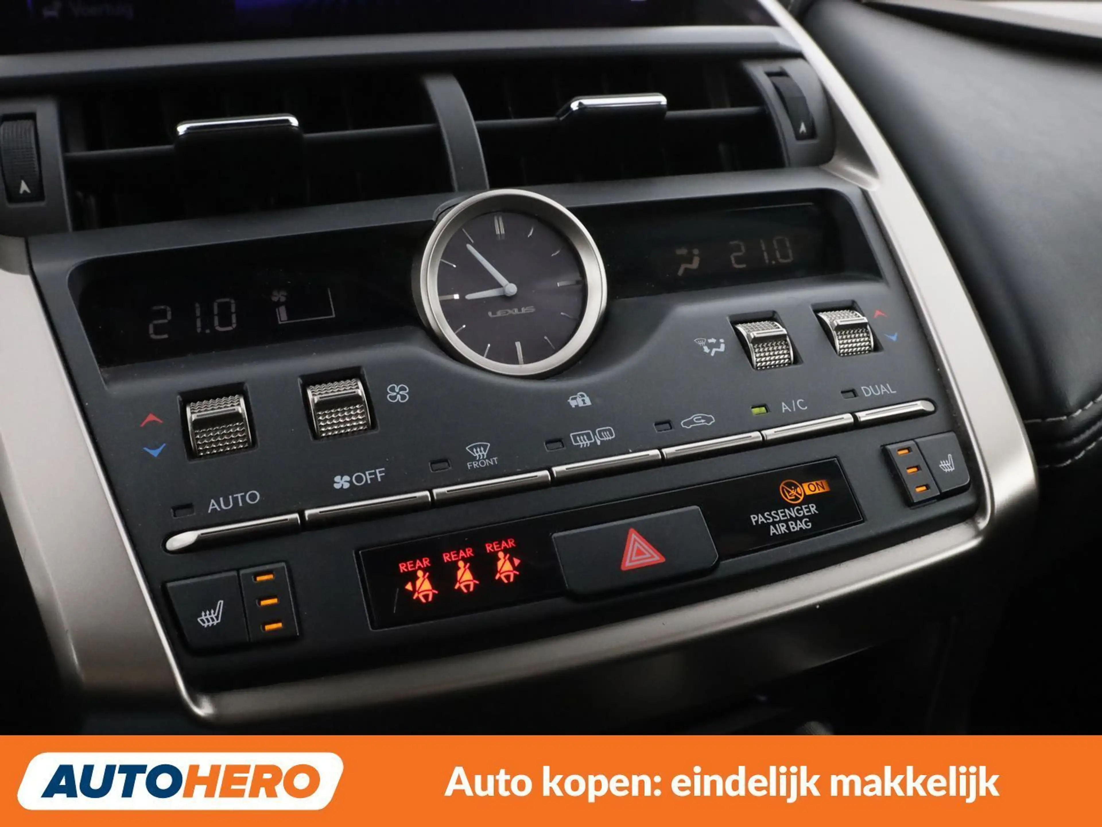 Lexus NX 300h NX 300h E-Four Premium — photo 24
