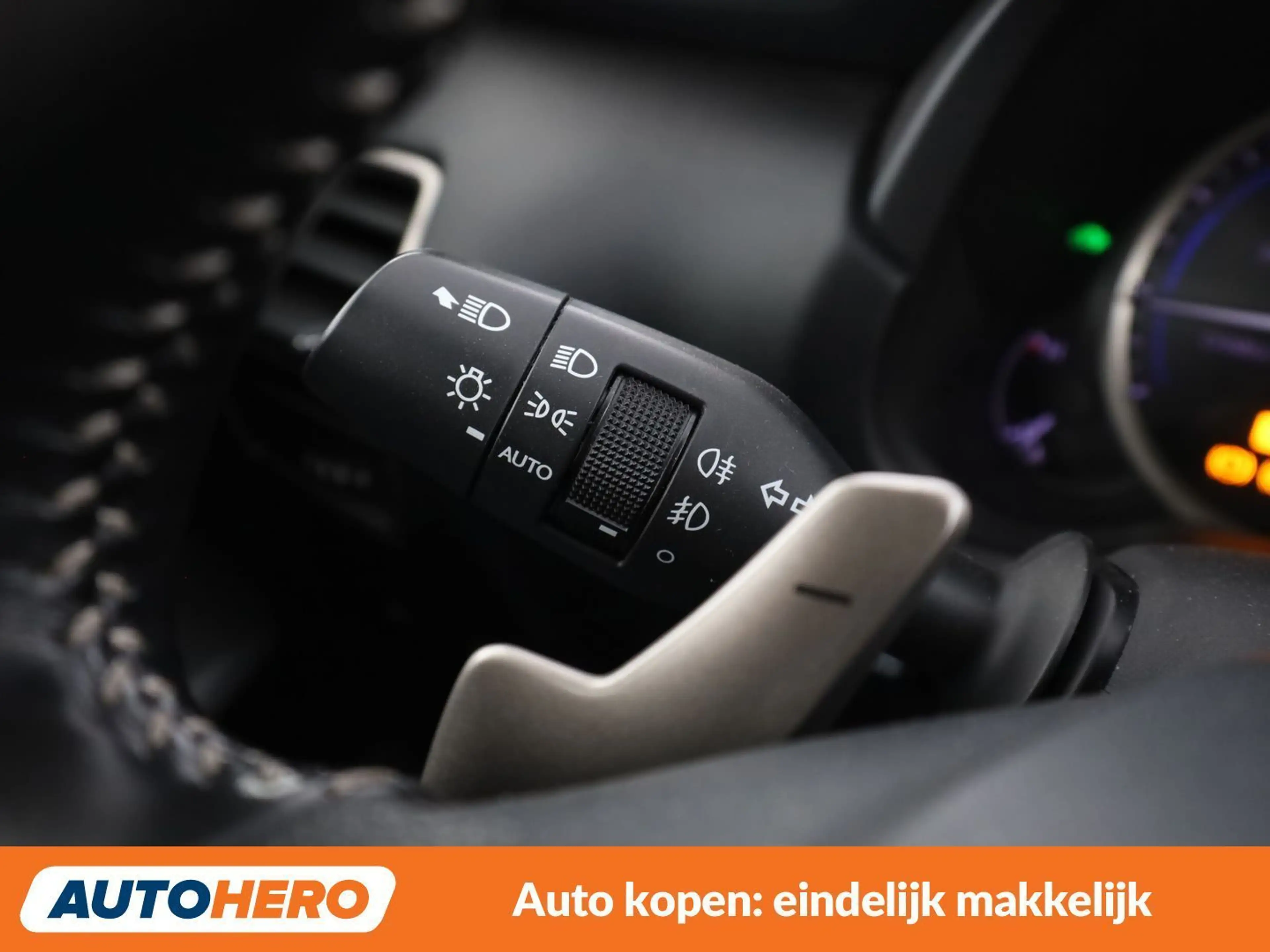 Lexus NX 300h NX 300h E-Four Premium — photo 29