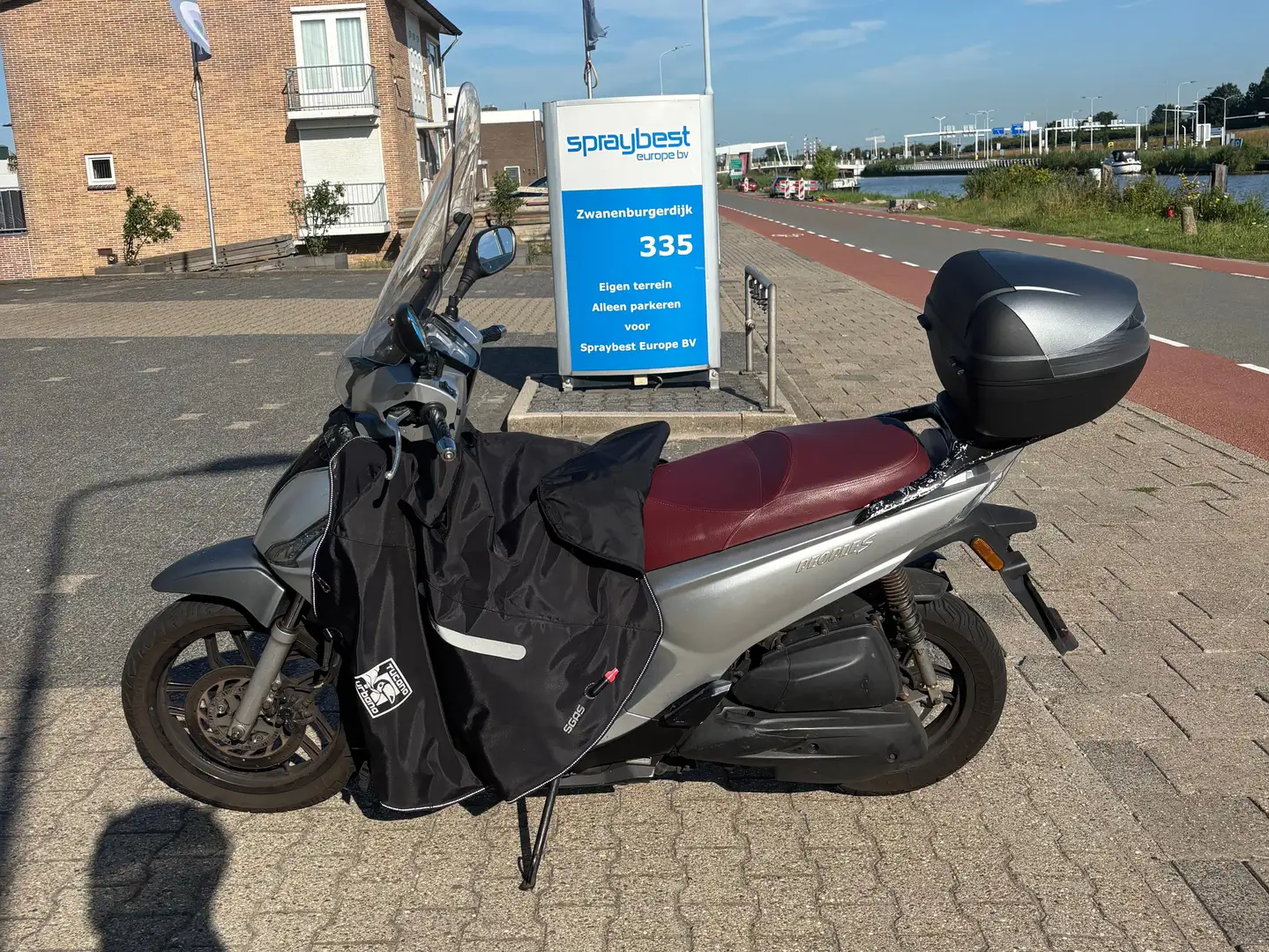 Kymco People 125 New people s 200i abs 2022 Silber - 1