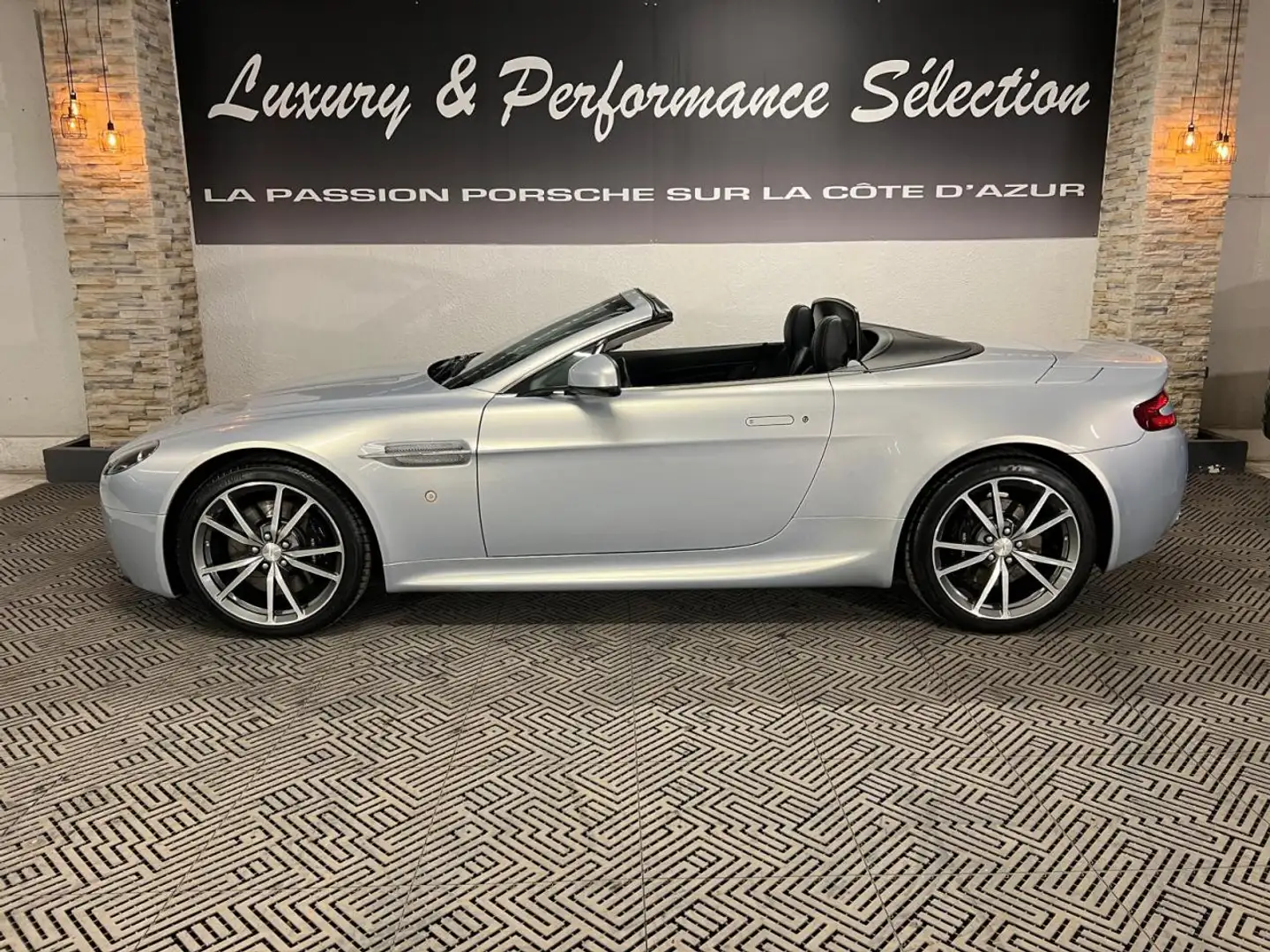 Aston Martin Vantage Roadster 4.7 V8 426ch - Pack sport \u0026 carbone - 48000km - Embrayage récent Grau - 2