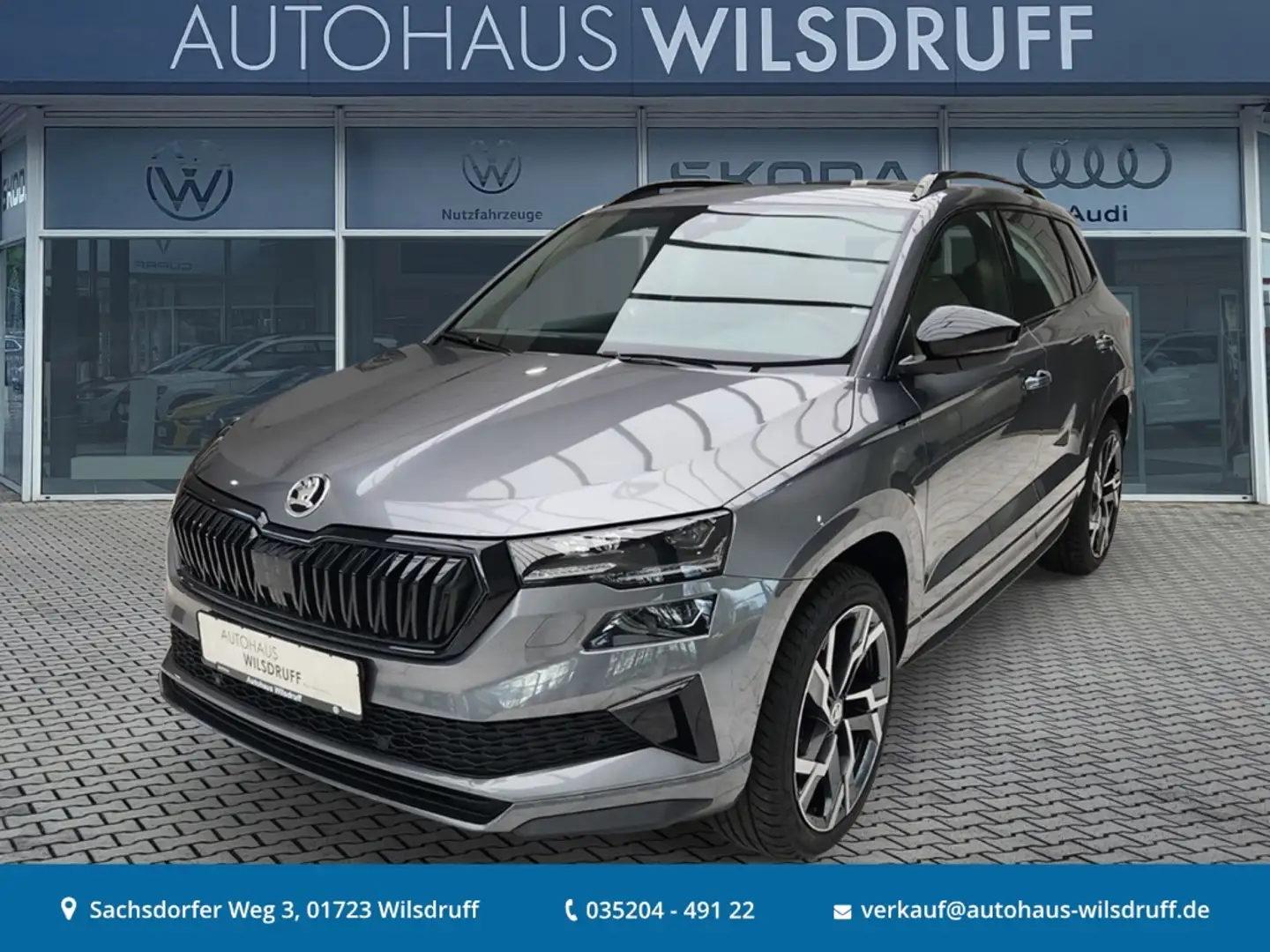 Skoda Karoq 1.5 TSi Sportline Leder Pano Matrix 360° Grau - 1