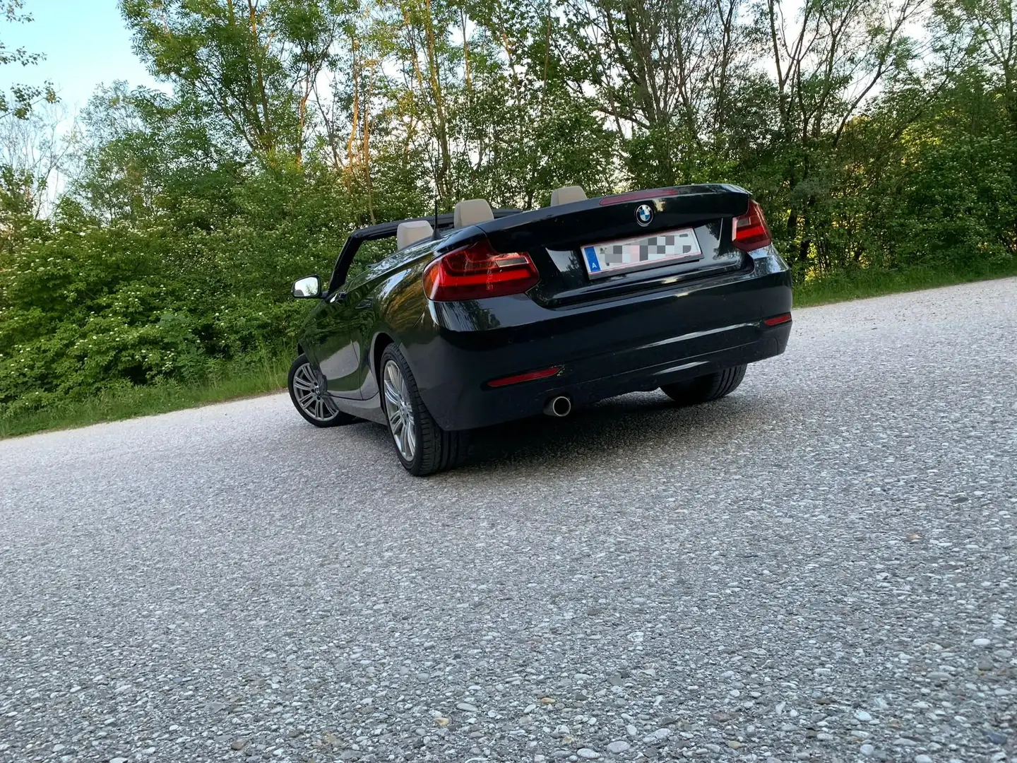 BMW 218 218d Cabrio Schwarz - 2
