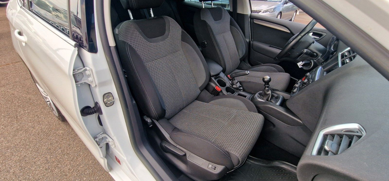 Citroen C4 Lim. Selection*NAVI*EURO-6*ALU*SHZ*84000KM*** — photo 10