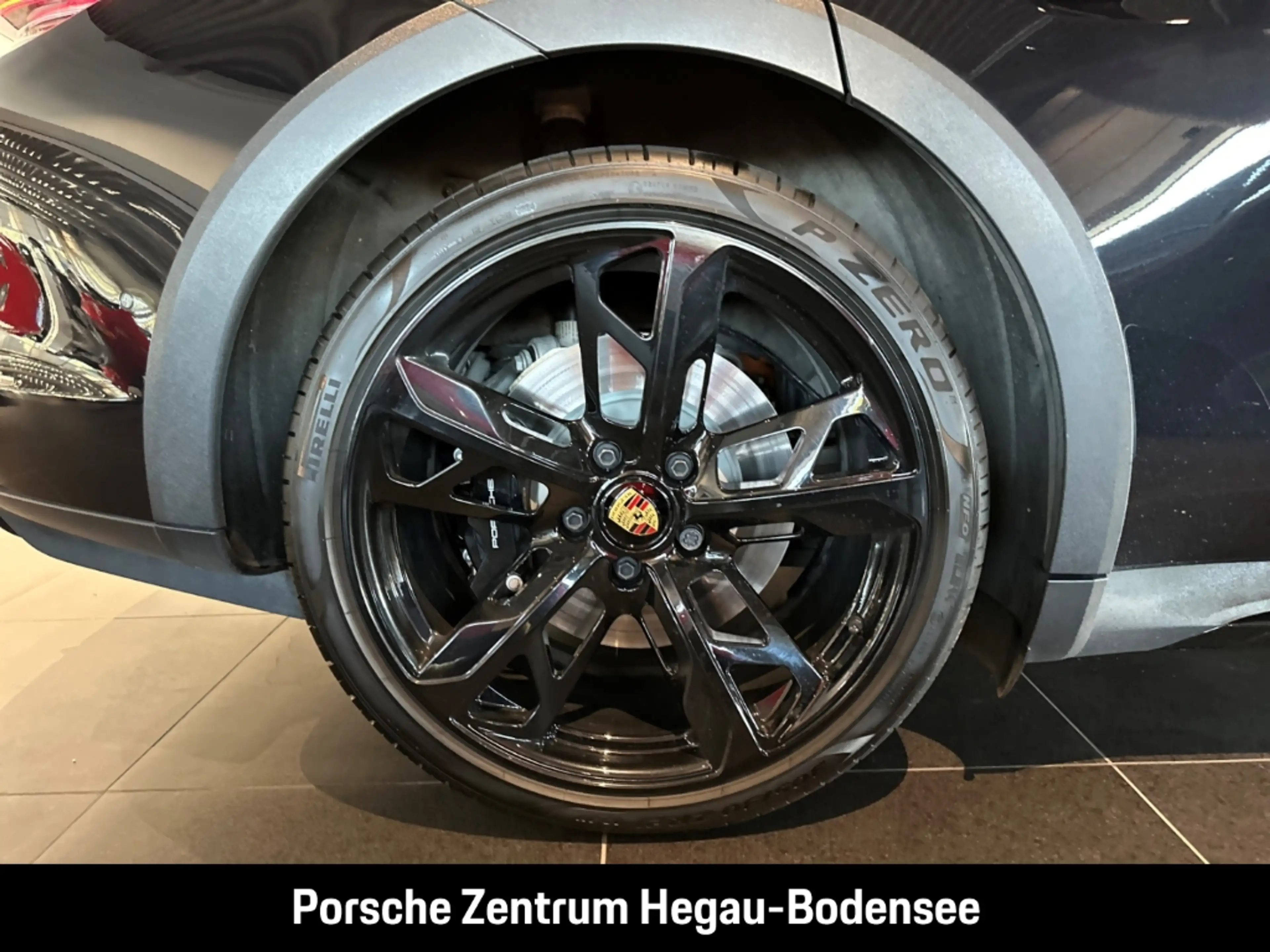 Porsche Taycan Turbo Cross Turismo — photo 14