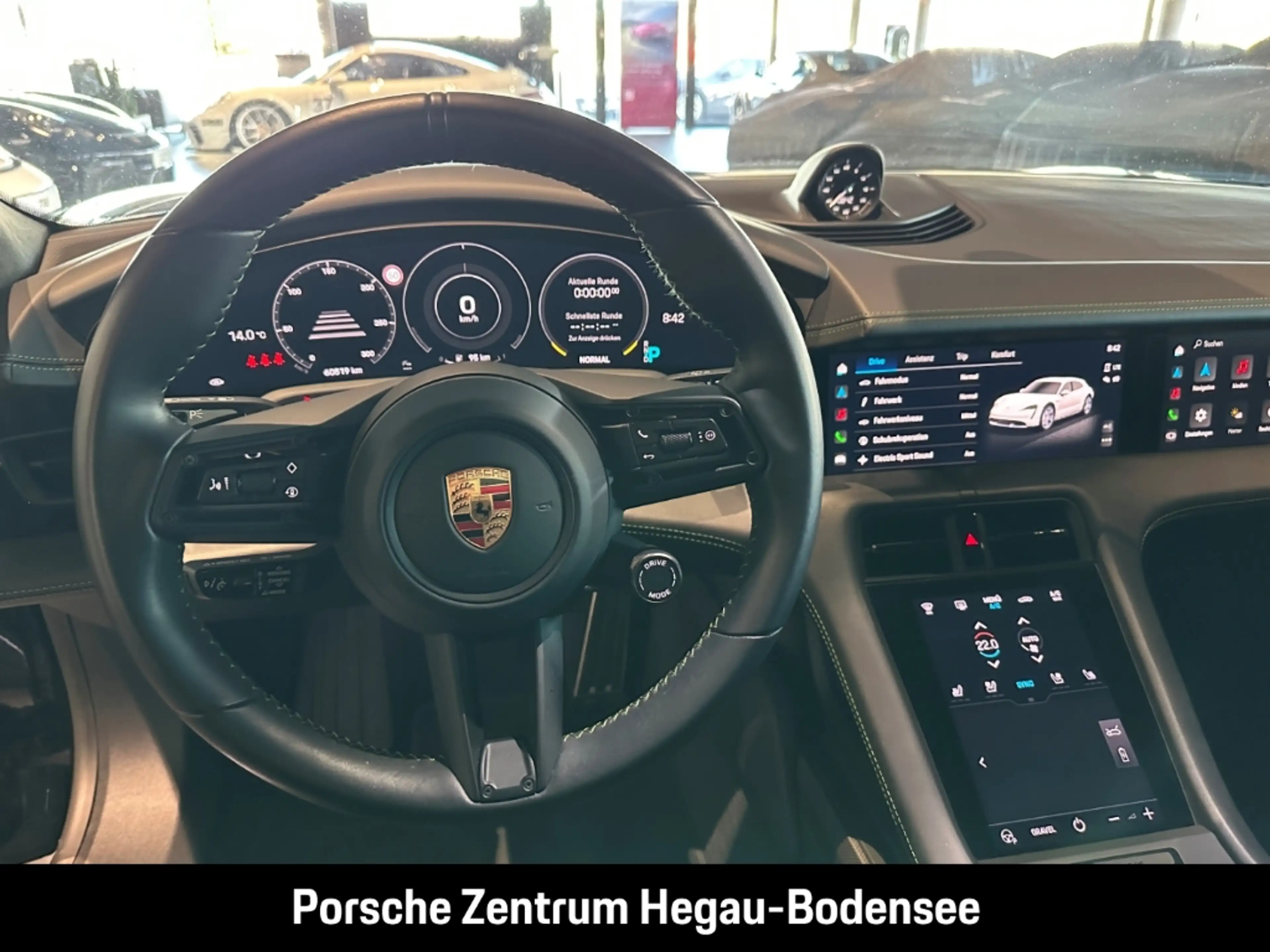Porsche Taycan Turbo Cross Turismo — photo 9