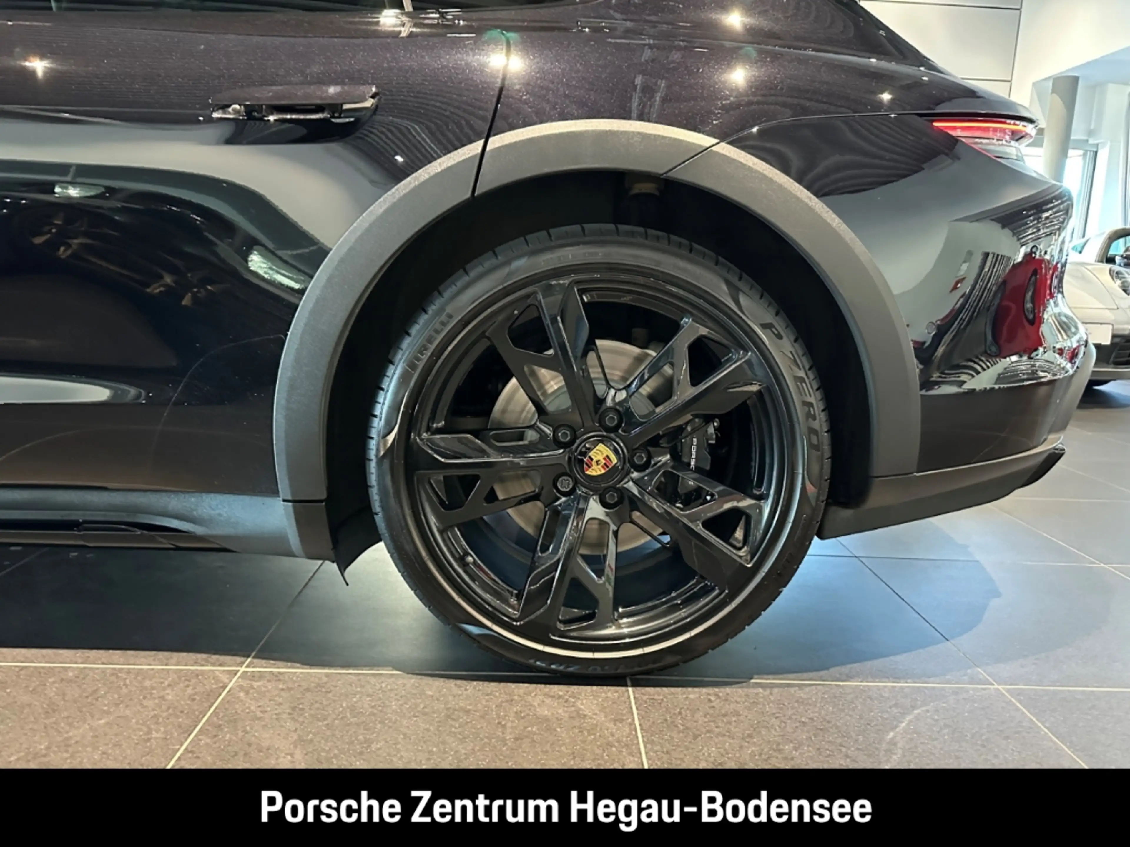 Porsche Taycan Turbo Cross Turismo — photo 15