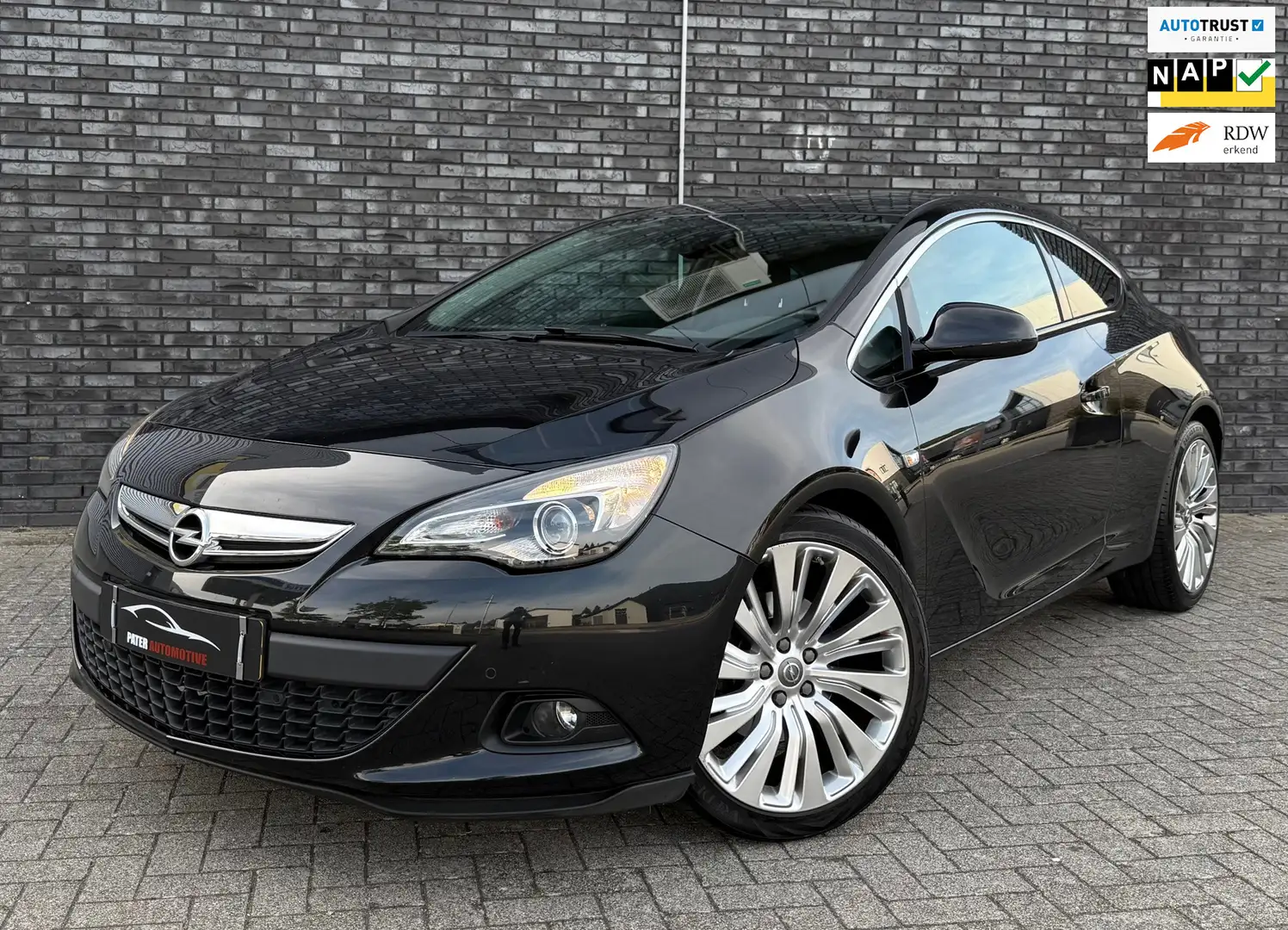 Opel Astra GTC 1.4 Turbo Sport Navigatie|DAB+|NAP|Cruise|PDC Zwart - 1