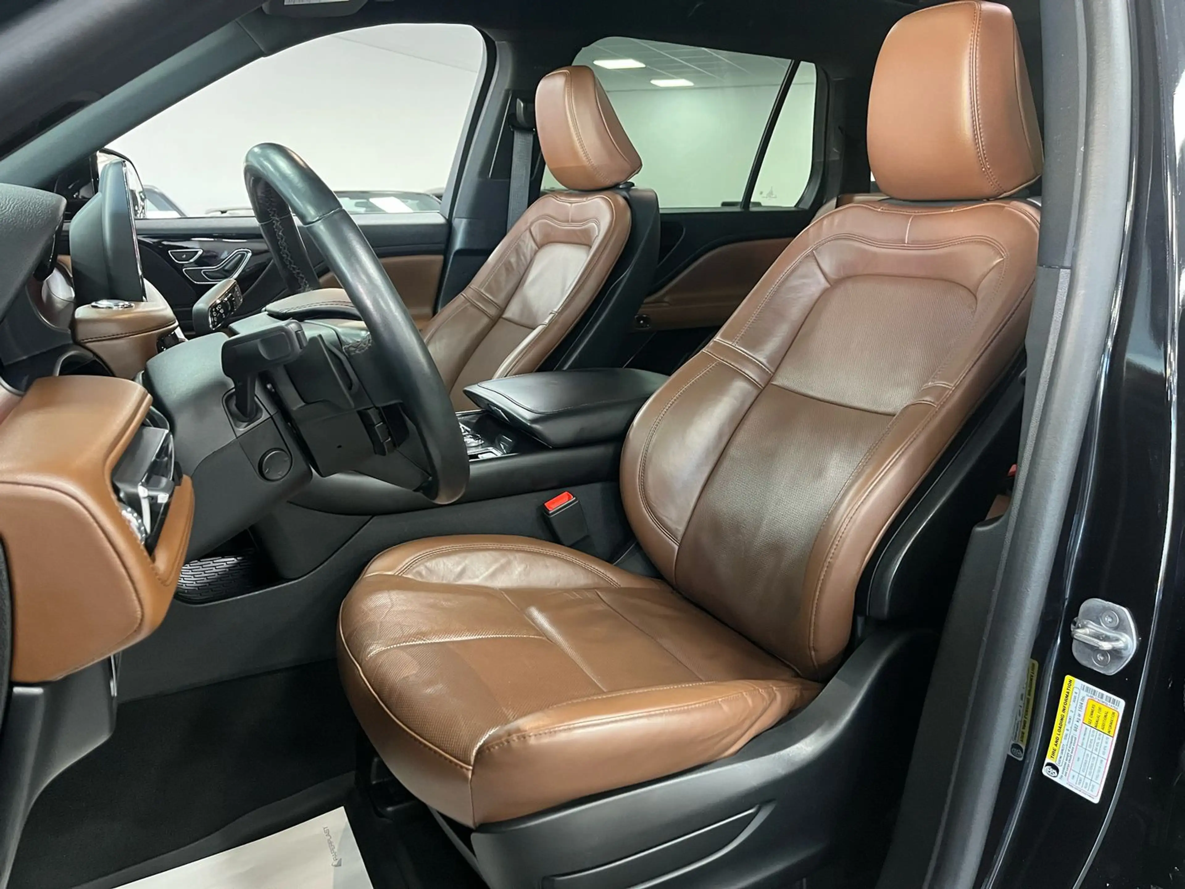 Lincoln Aviator Reserve 3,0l V6 4x4 VOLL/6-Sitze/HUD/360°Kamera — photo 11