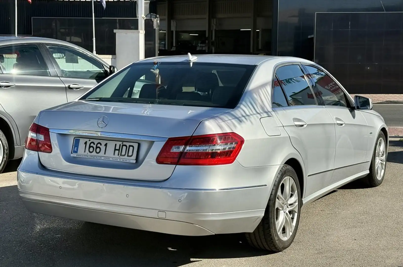 Mercedes-Benz E 200 CDI Blue Efficiency Grau - 2