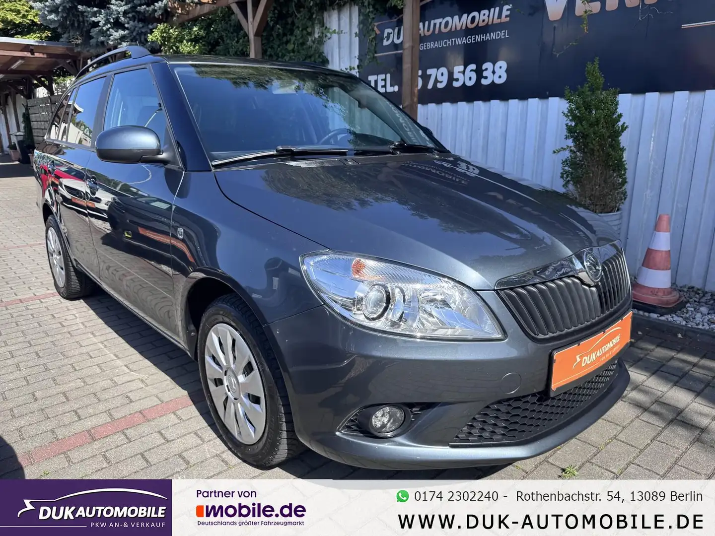 Skoda Fabia Combi Ambition Automatik DSG *1.Hand*Klima*PDC* Gris - 1