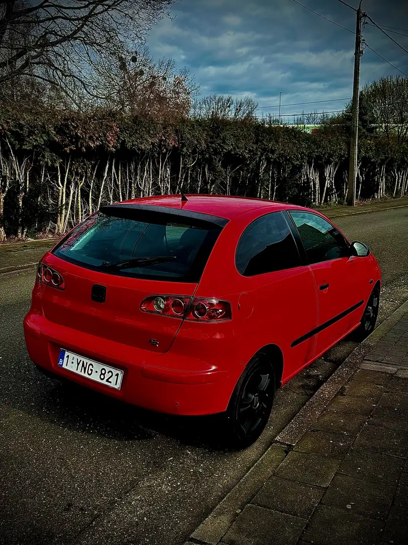 SEAT Ibiza 1.4i 16v Sport Rouge - 1