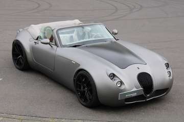 Roadster V8 555 PS Deutsch/Navi/Sitzheizung