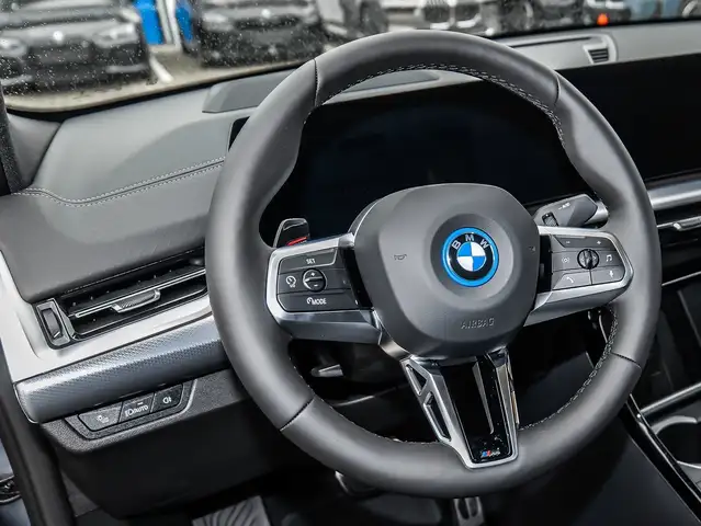 BMW Ix2 view 15