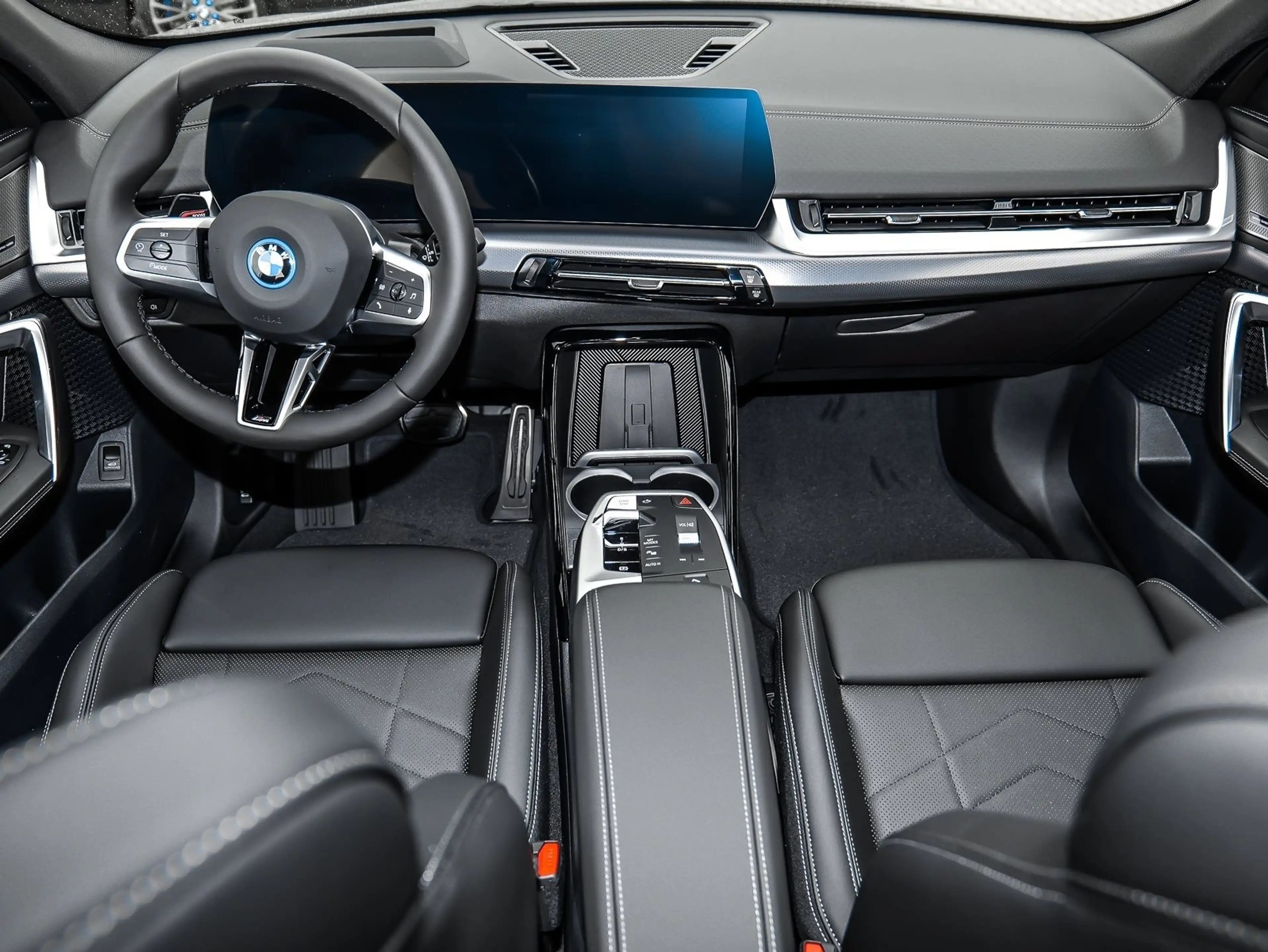 BMW iX2 xDrive30 M Sport HUD PANO ACC AHK RFK NAVI — photo 10