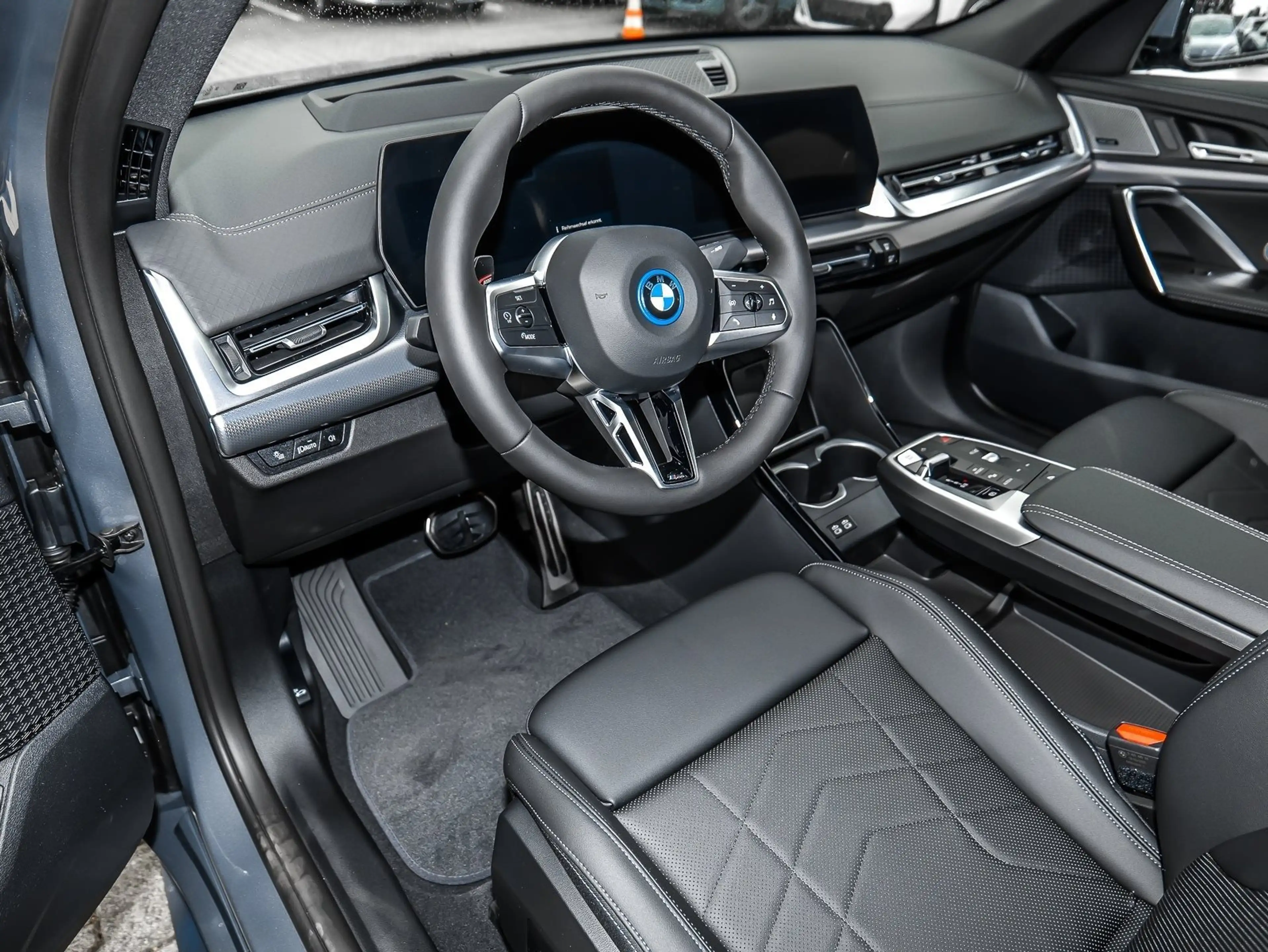 BMW iX2 xDrive30 M Sport HUD PANO ACC AHK RFK NAVI — photo 5