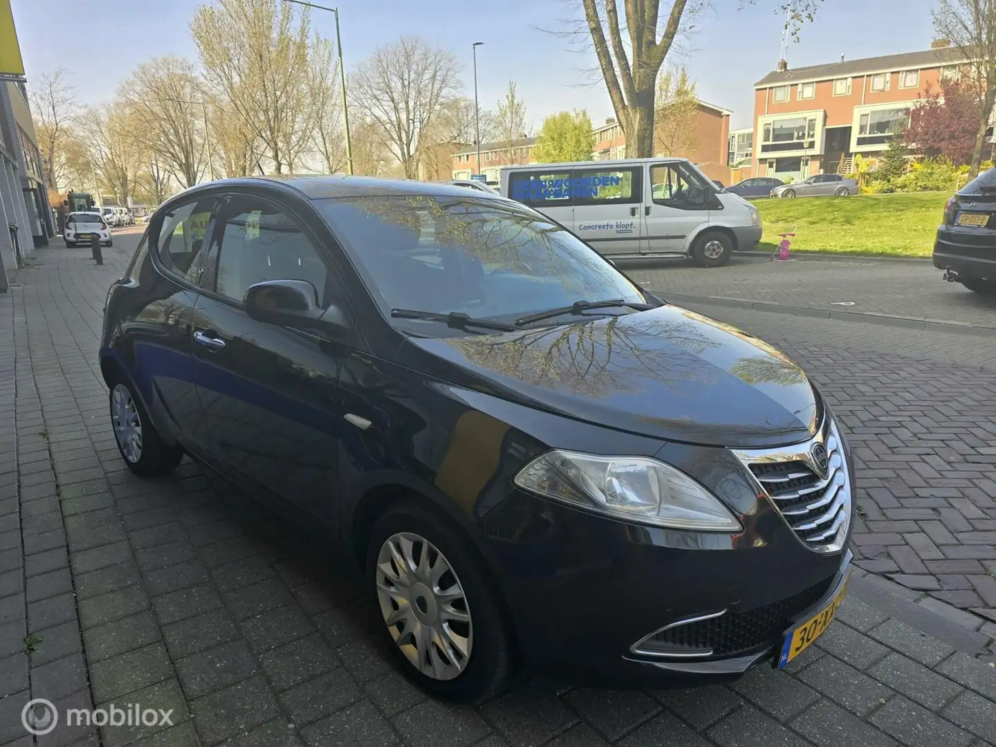 Lancia Ypsilon 0.9 TwinAir Gold Negru - 2