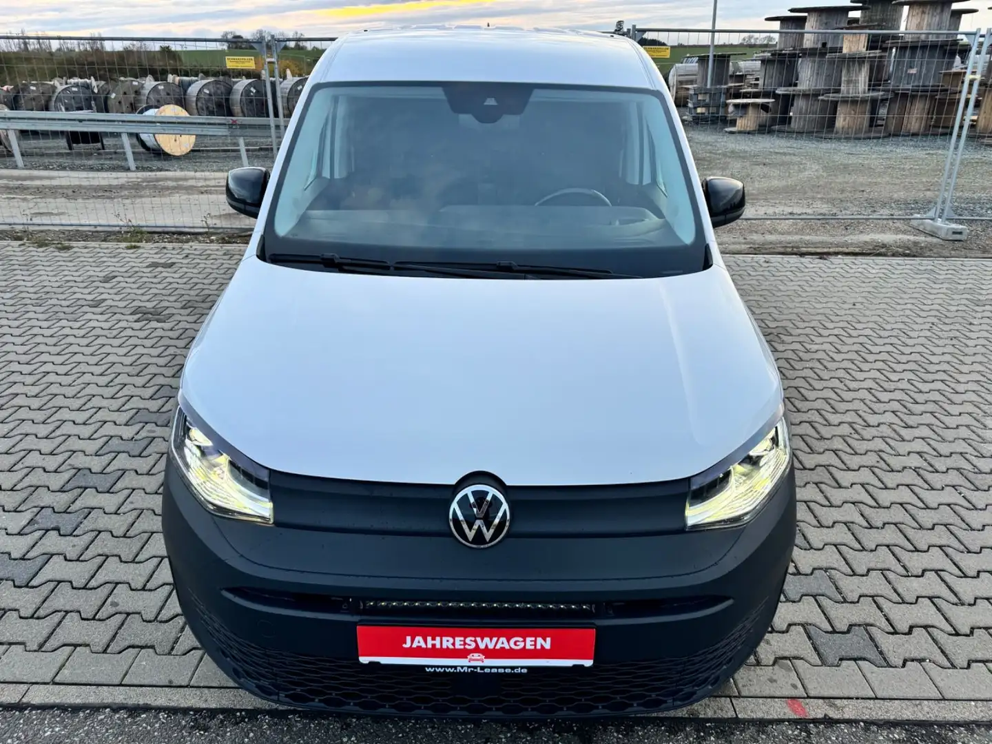 Volkswagen Caddy Cargo DSG AHK LED STANDHZG AppCon. Ergo-SZ Weiß - 2