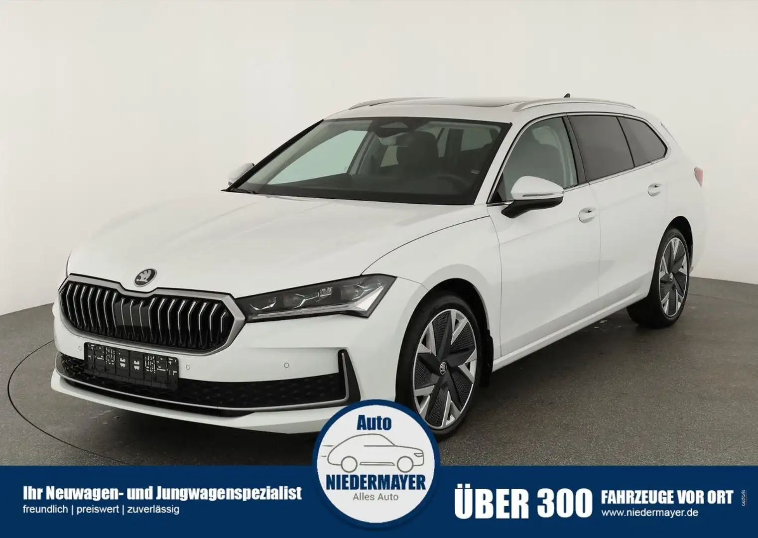 Skoda Superb Combi TDI DSG 4x4 Selection, Standheizung, Pano, A Weiß - 1
