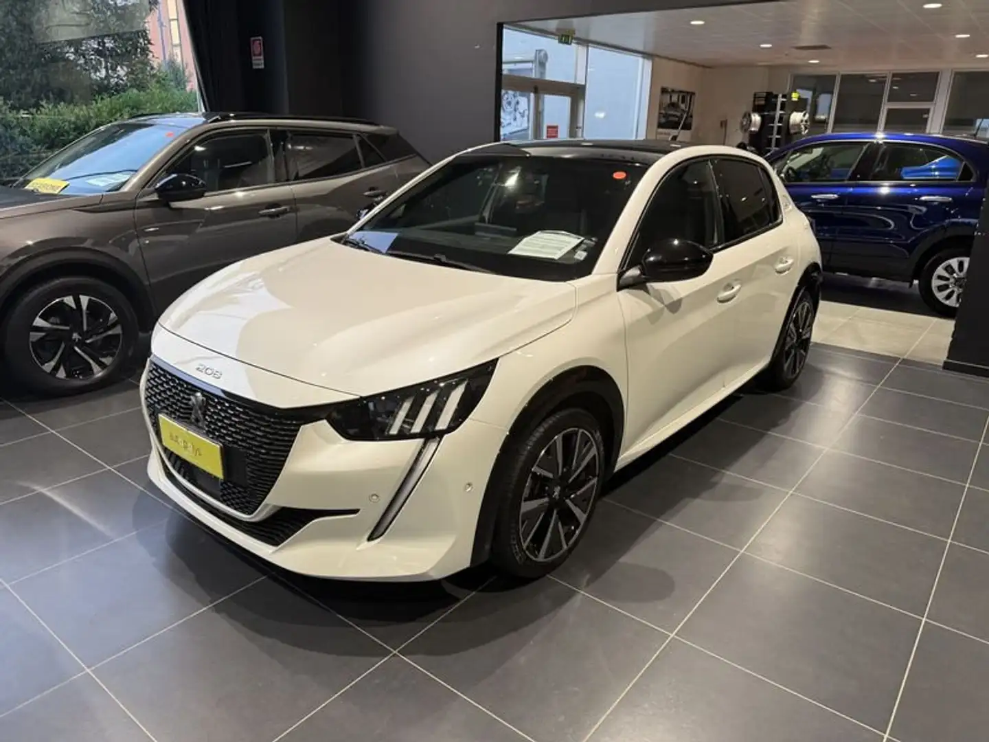 Peugeot 208 PureTech 100 Stop&Start 5 porte GT Blanc - 1