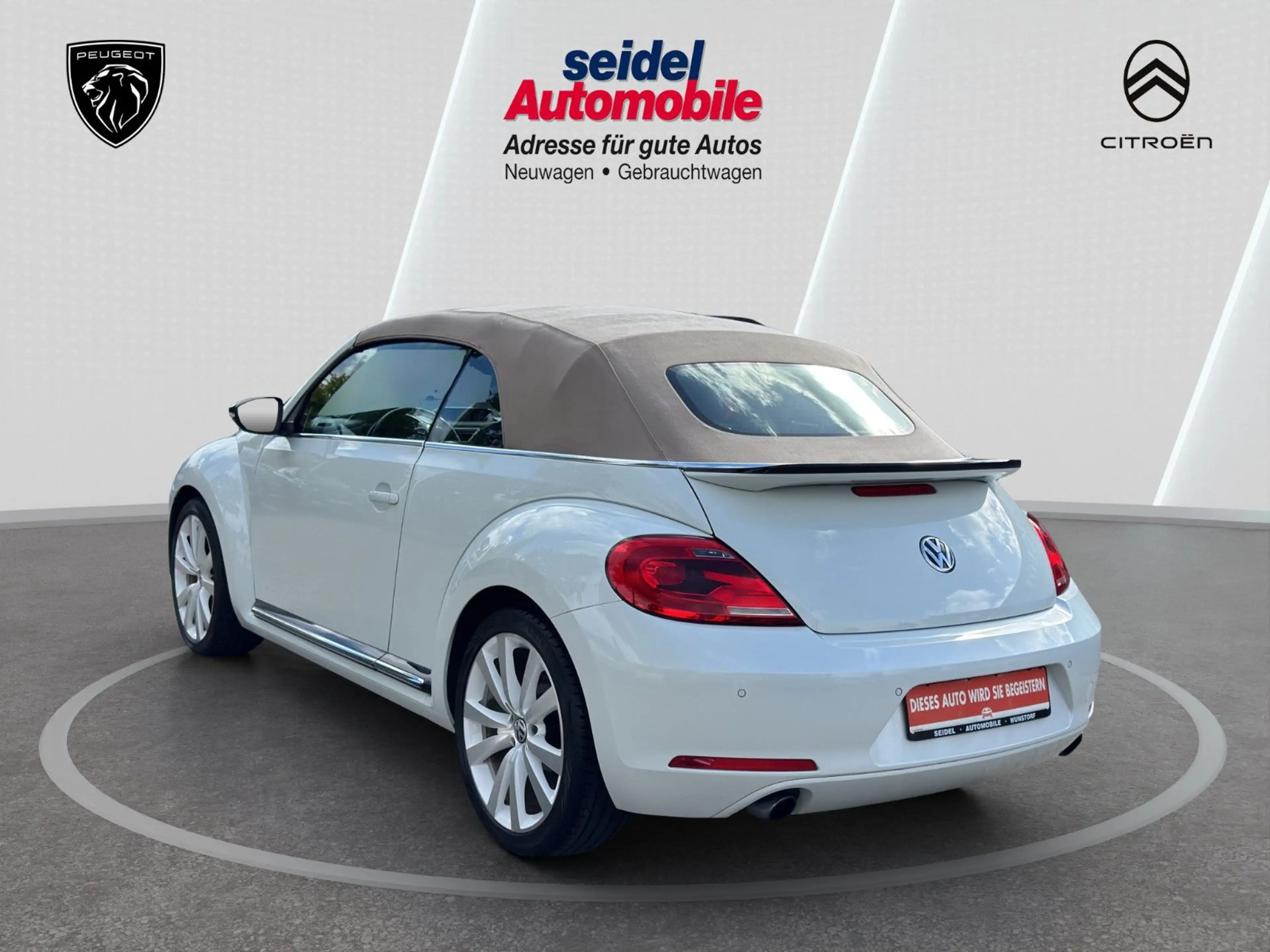 Volkswagen Beetle Cabriolet 2.0 TSI Exclusive Sport Automat — photo 3