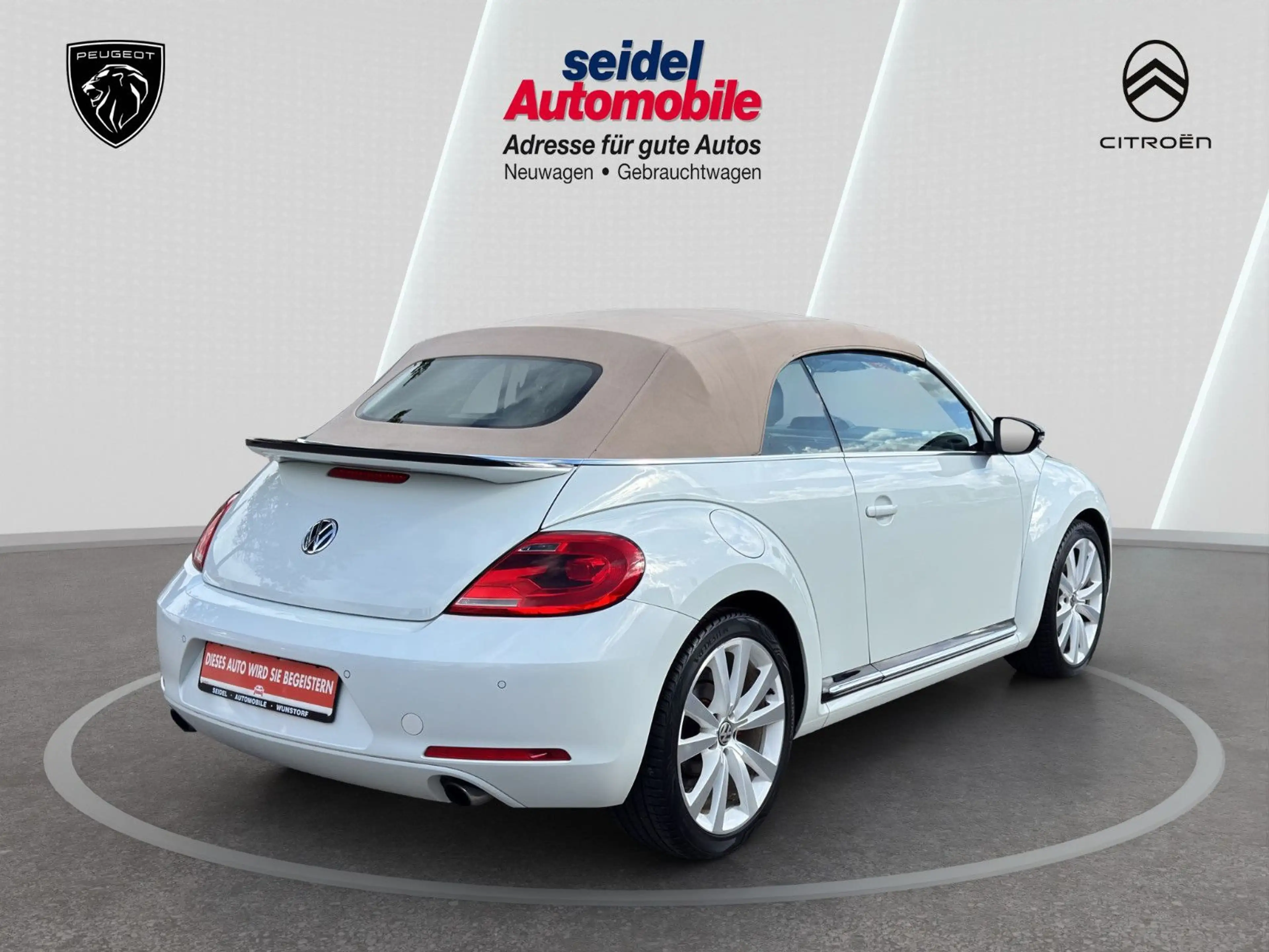 Volkswagen Beetle Cabriolet 2.0 TSI Exclusive Sport Automat — photo 5
