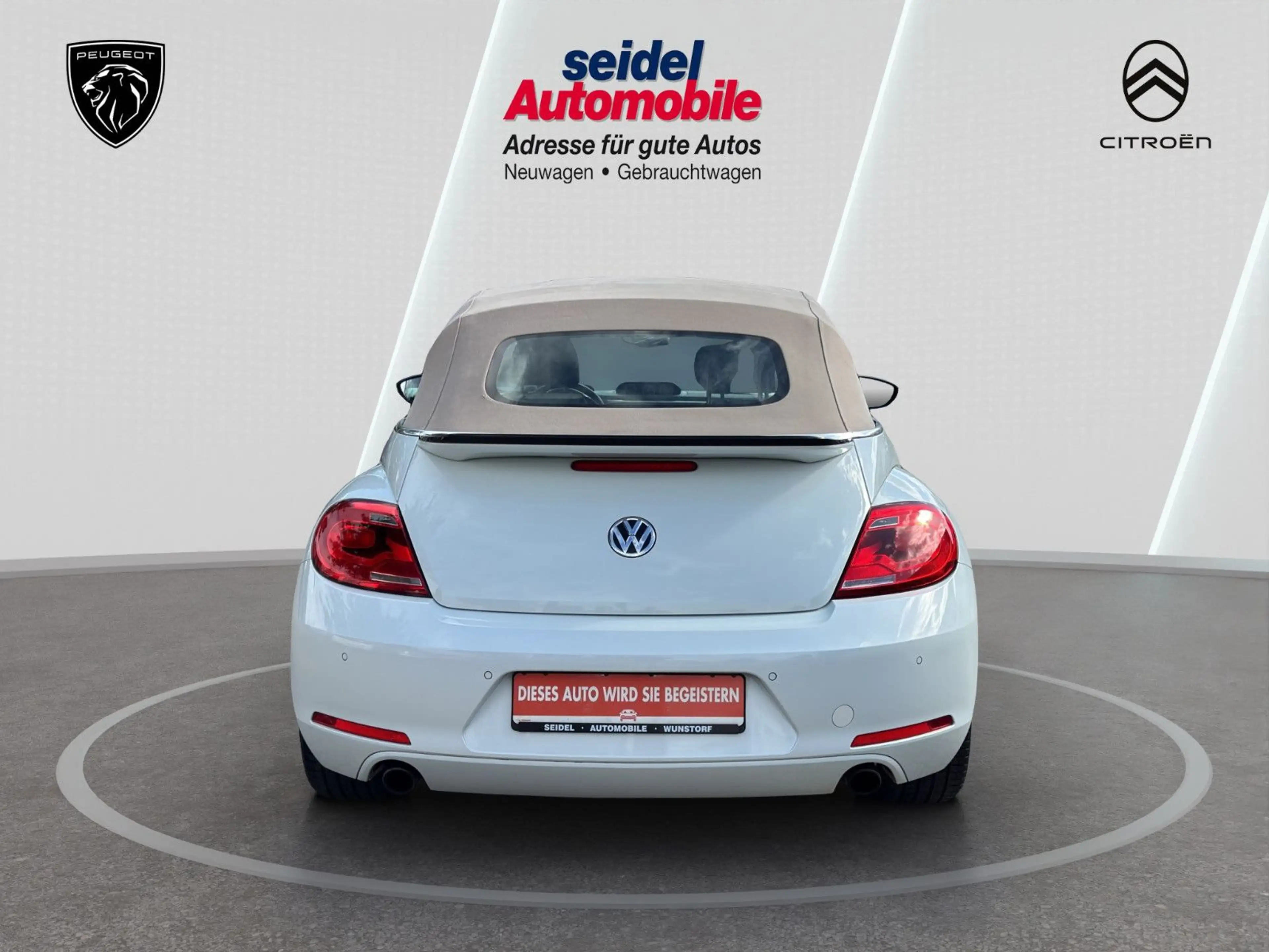 Volkswagen Beetle Cabriolet 2.0 TSI Exclusive Sport Automat — photo 4