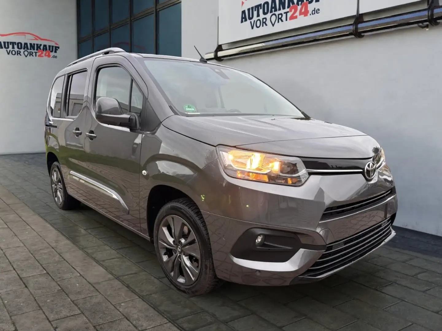 Toyota Proace City Executive*Pano*Automatik* Klima Navi Grau - 1