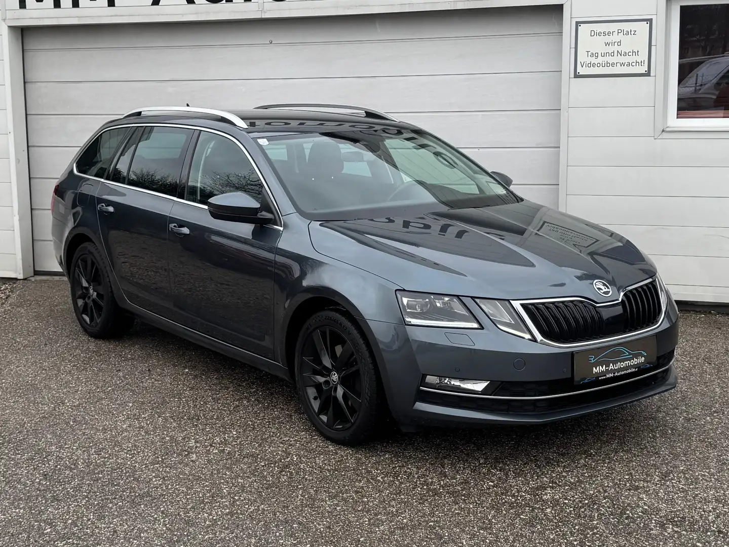 Skoda Octavia Style 2.0TDI DSG*LED*CANTON*SHZ*NAVI*uvm Gris - 1