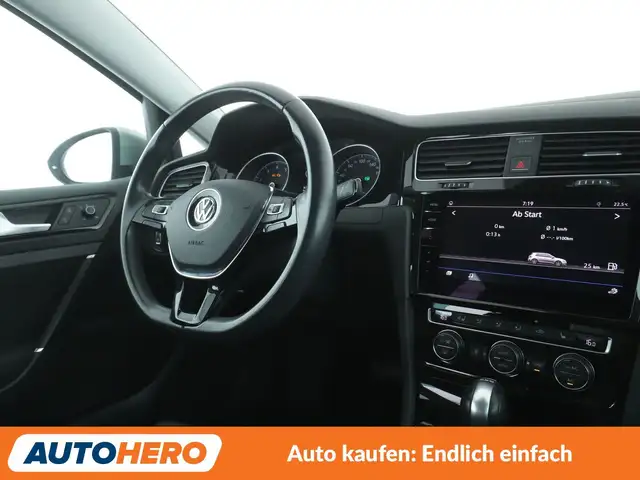 Volkswagen Golf view 13