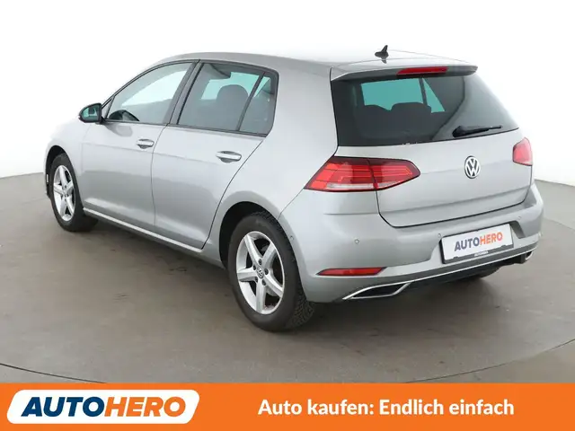 Volkswagen Golf view 4