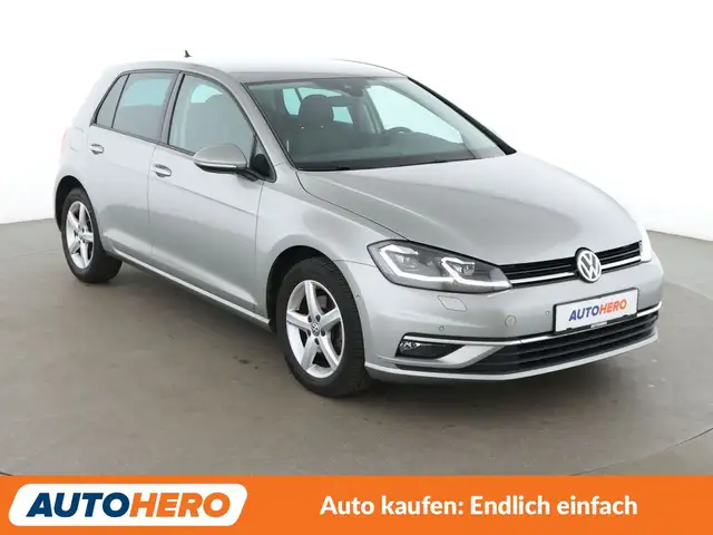 Volkswagen Golf view 8