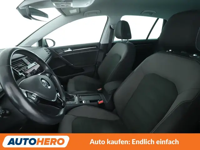 Volkswagen Golf view 10