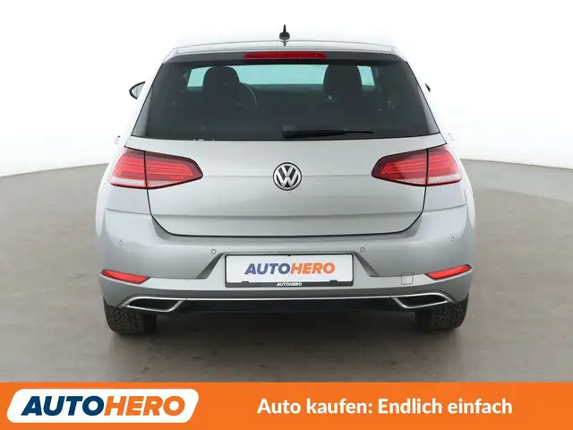 Volkswagen Golf view 5